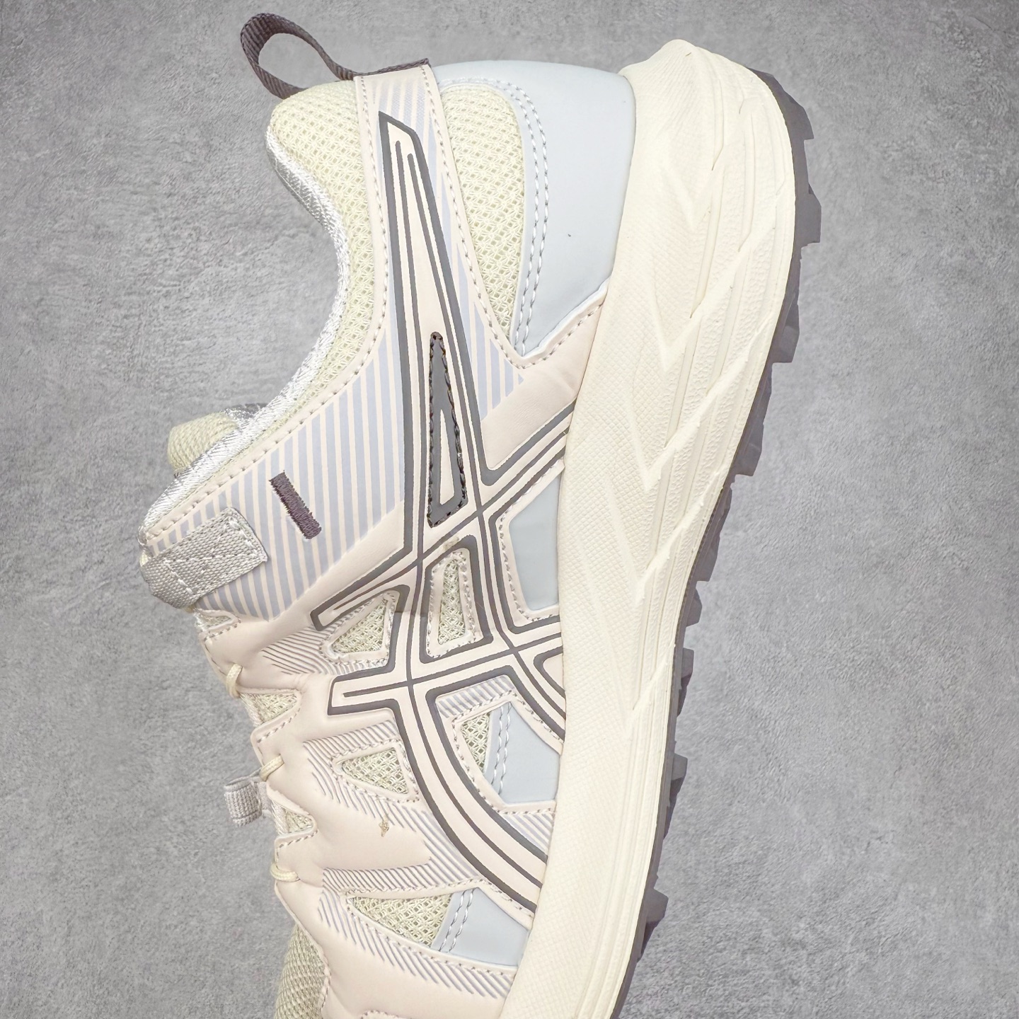 图片[7]-Asics Gel-Sonoma SE 亚瑟士溯溪鞋涉水鞋洞洞鞋 舒适日常休闲百搭防滑低帮户外徒步舒适随行跑步鞋 无界 路更远 今夏必备 颠覆认知 包裹性超强 脚感非常之舒适 侧面镂空设计 透气性极佳 让微风灌入足底 为沸腾夏日注入清爽能量防滑效果也不错 颜值与性能兼备 各平台实体疯狂种草首选 尺码：36 37.5 38 39 40 40.5 41.5 42 42.5 43.5 44 45-选品中心