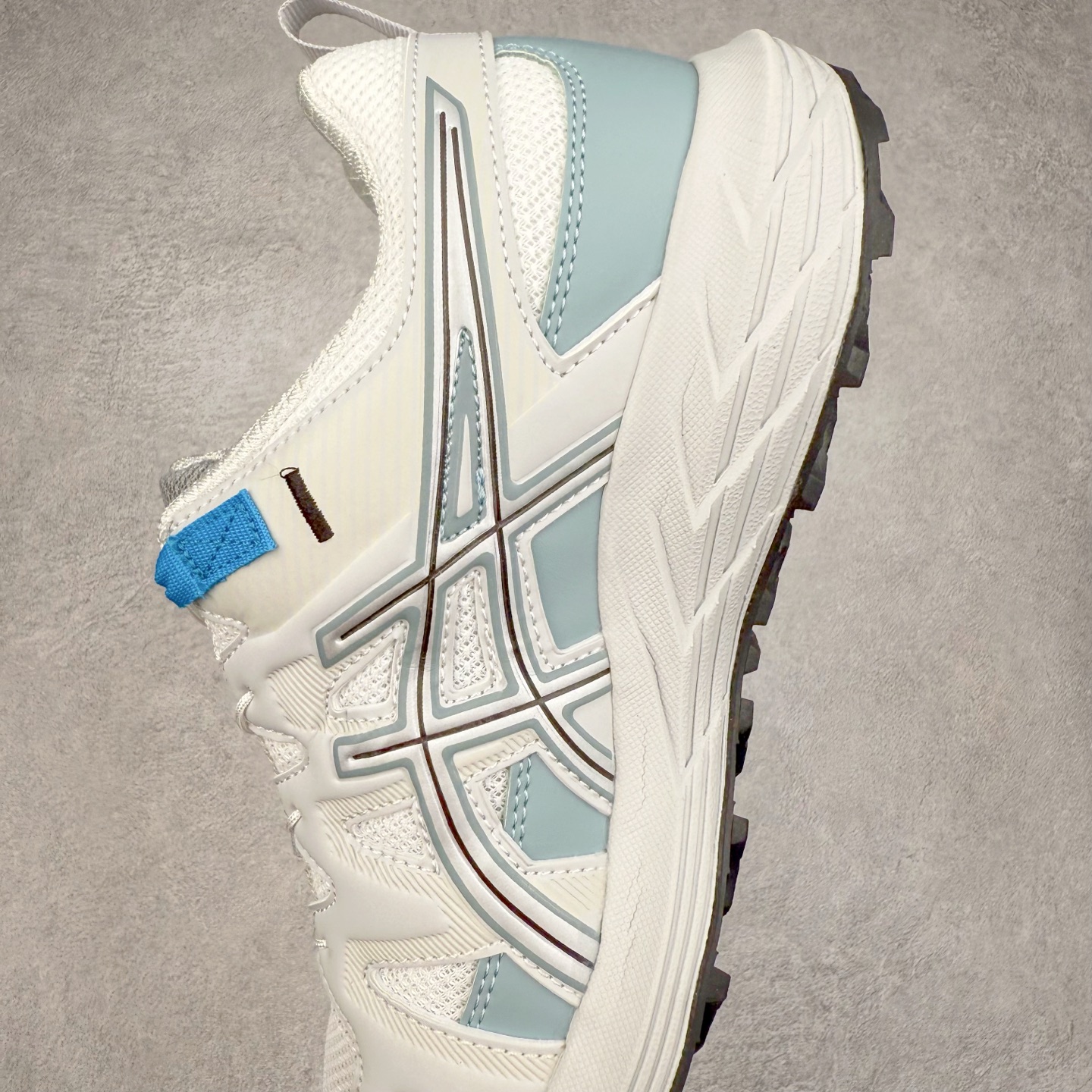 图片[7]-Asics Gel-Sonoma SE 亚瑟士溯溪鞋涉水鞋洞洞鞋 舒适日常休闲百搭防滑低帮户外徒步舒适随行跑步鞋 无界 路更远 今夏必备 颠覆认知 包裹性超强 脚感非常之舒适 侧面镂空设计 透气性极佳 让微风灌入足底 为沸腾夏日注入清爽能量防滑效果也不错 颜值与性能兼备 各平台实体疯狂种草首选 尺码：36 37.5 38 39 40 40.5 41.5 42 42.5 43.5 44 45 46-选品中心