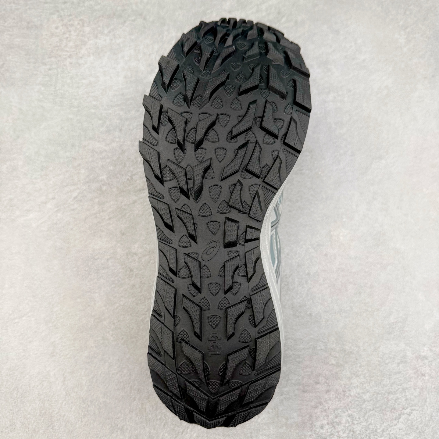 图片[9]-Asics Gel-Sonoma SE 亚瑟士溯溪鞋涉水鞋洞洞鞋 舒适日常休闲百搭防滑低帮户外徒步舒适随行跑步鞋 无界 路更远 今夏必备 颠覆认知 包裹性超强 脚感非常之舒适 侧面镂空设计 透气性极佳 让微风灌入足底 为沸腾夏日注入清爽能量防滑效果也不错 颜值与性能兼备 各平台实体疯狂种草首选 尺码：36 37.5 38 39 40 40.5 41.5 42 42.5 43.5 44 45 46-选品中心