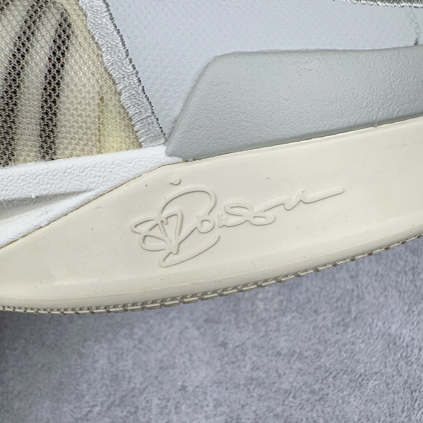 图片[18]-＃Max/灭世 NK Sabrina 2 萨布丽娜二代签名减震防滑低帮篮球鞋 椰奶色 FZ1517-102 革新登场🌪🔝颠覆革新出货‼️缓震配置独家革新！实战属性直接拉满👊🏻实战天花板上限再度提升！实战亲测-性能体验吊打国产同价位鞋款 ⚫️前掌扇形zoom➕增配中足抗扭片➕增配后掌马蹄ZOOM气垫（正品仅配置前掌扇形zoom） 完美解决 正品抗扭不足问题 ⚫️采用科比5代鞋楦以及龙骨数据打造！前后落差仅6mm！小科5实至名归！ ⚫️鞋身➕鞋头增配高频补强层，提升鞋头以及脚踝支撑性 ⚫️鞋垫采用高弹缓震垫材质-磨合一场直接贴合脚型☑️ ⚫️外底加厚2mm，升级止滑配方，磨合一次，抓地原地起飞 后卫旗舰有且只在灭世纯原（支持市场任意货品正面PK） 真材实料，肉眼可见！革新升级绝非空穴来风！灭世纯原内外兼修，用态度诠释最强实战货品👊🏻 尺码：39-46（尺码建议：标准亚洲楦 无需大半码）-选品中心