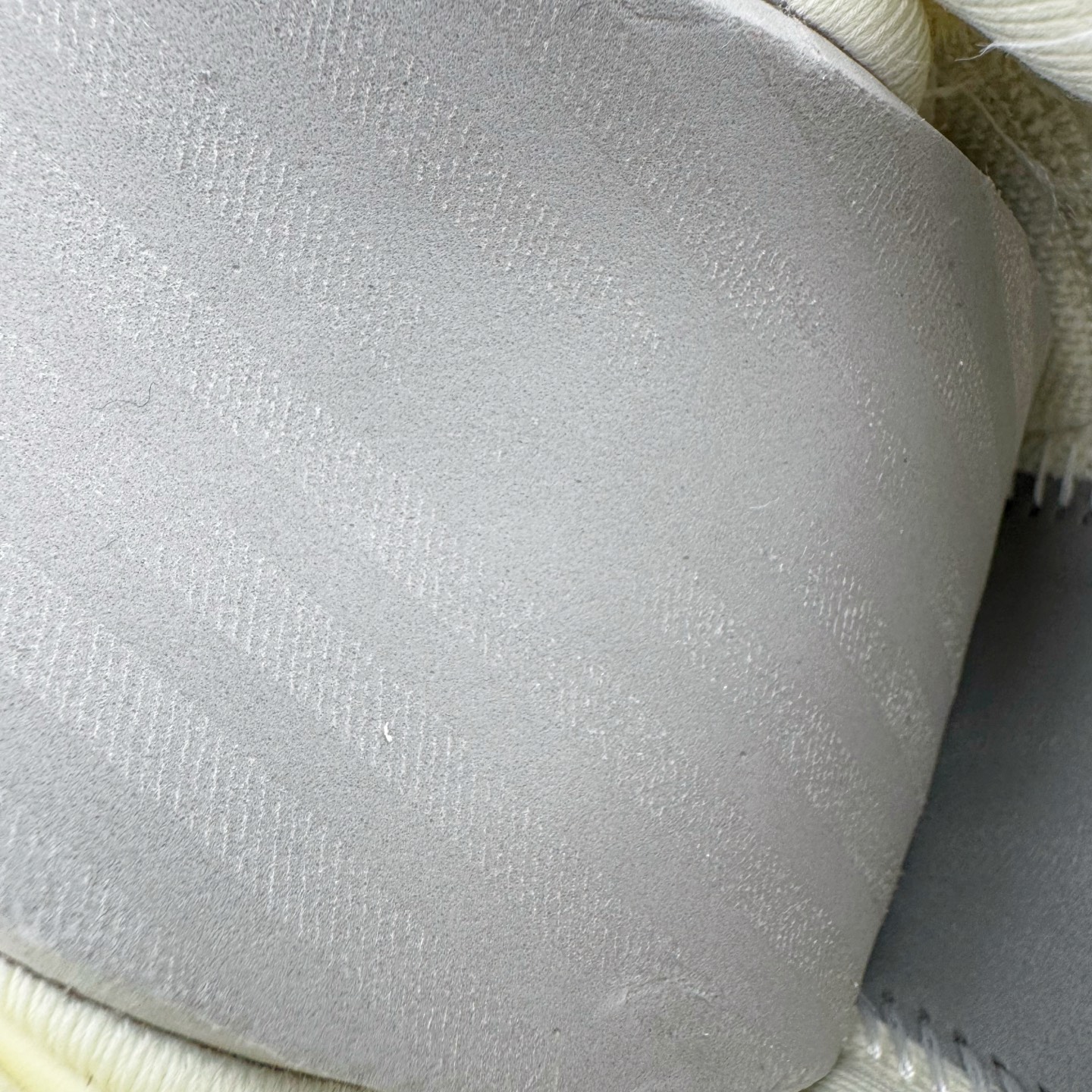 图片[11]-＃Max/灭世 NK Sabrina 2 萨布丽娜二代签名减震防滑低帮篮球鞋 椰奶色 FZ1517-102 革新登场🌪🔝颠覆革新出货‼️缓震配置独家革新！实战属性直接拉满👊🏻实战天花板上限再度提升！实战亲测-性能体验吊打国产同价位鞋款 ⚫️前掌扇形zoom➕增配中足抗扭片➕增配后掌马蹄ZOOM气垫（正品仅配置前掌扇形zoom） 完美解决 正品抗扭不足问题 ⚫️采用科比5代鞋楦以及龙骨数据打造！前后落差仅6mm！小科5实至名归！ ⚫️鞋身➕鞋头增配高频补强层，提升鞋头以及脚踝支撑性 ⚫️鞋垫采用高弹缓震垫材质-磨合一场直接贴合脚型☑️ ⚫️外底加厚2mm，升级止滑配方，磨合一次，抓地原地起飞 后卫旗舰有且只在灭世纯原（支持市场任意货品正面PK） 真材实料，肉眼可见！革新升级绝非空穴来风！灭世纯原内外兼修，用态度诠释最强实战货品👊🏻 尺码：39-46（尺码建议：标准亚洲楦 无需大半码）-选品中心