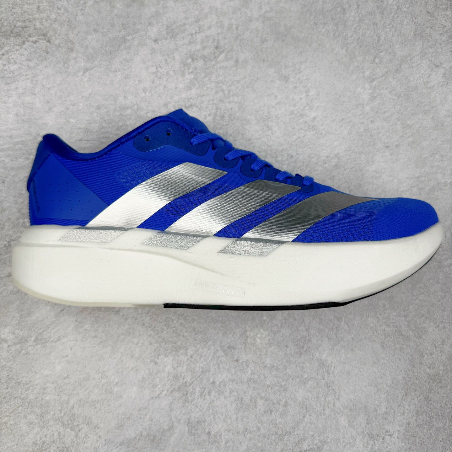 ＃福利特价 AD Adizero EVO SL 马拉松竞速专业跑鞋 CELERMESH针织网面非常轻薄 纤维间的缝隙很大 可以保证跑步时的透气、排汗效果 鞋舌直接与两侧的内衬和鞋底连接在一起 在跑步过程中不会被鞋舌的左右移动所困扰 在标准鞋带孔的基础上再拓宽一组鞋带孔 适合不同脚型的需求 突破性 EnergyRods 技术，有助于跑者实现更好的成绩 中底独特的LIGHTSTRIKE PRO泡棉材质 微弹感觉在跑步过程中给予了良好的支撑体验 对于顶级精英和高水平进阶跑者来说 ADIOS PRO是一双值得信赖的竞速比赛用鞋 尺码：36 36.5 37.5 38 38.5 39 40 40.5 41 42 42.5 43 44 44.5 45-选品中心