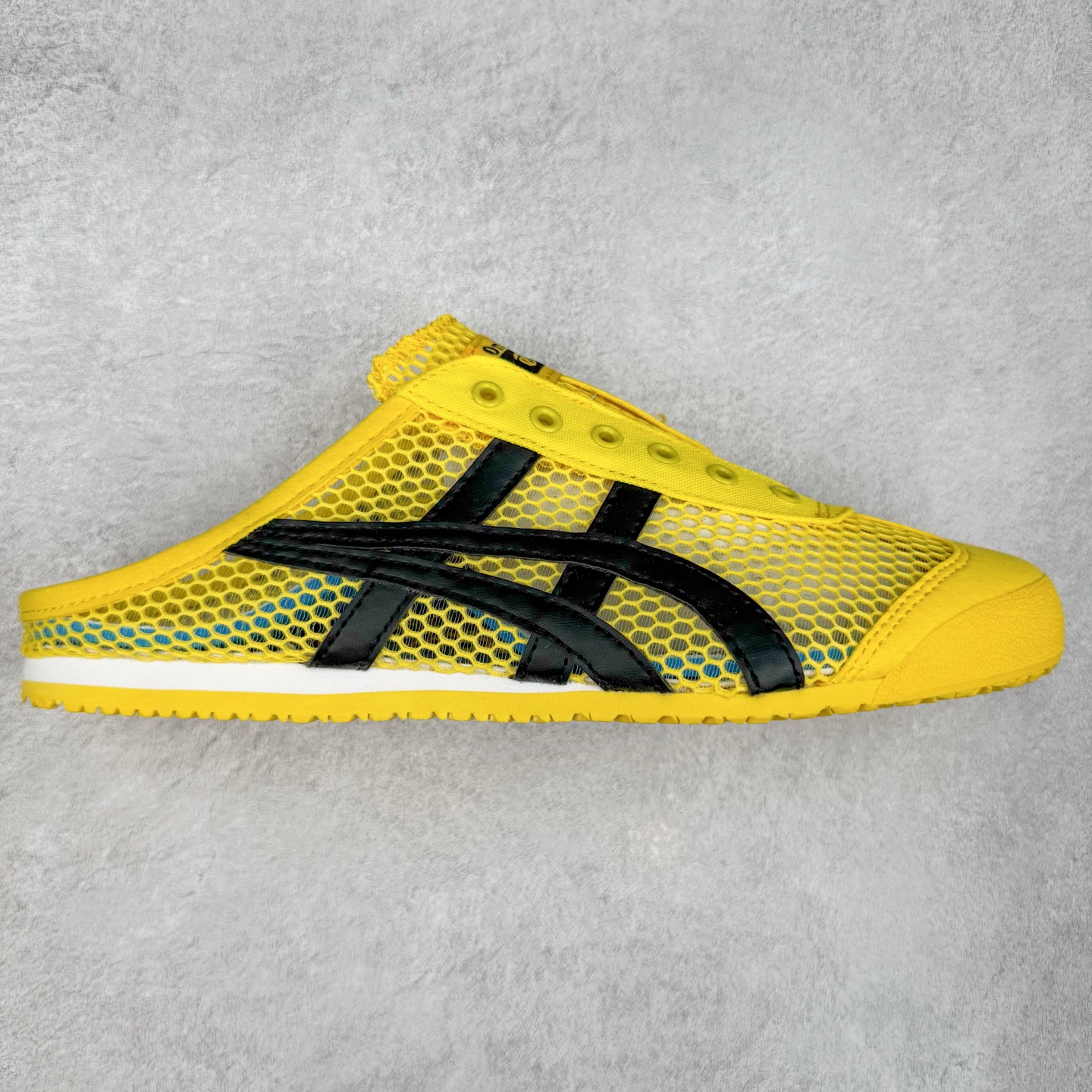 图片[3]-Onitsuka Tiger MEXICO 66 MEXICO 66 Sabot 鬼冢虎经典舒适透气低帮生活休闲鞋 男女同款 产品从款式颜色造型上体现出追求舒适和细节的完美 鞋类更是推崇手工制作的严谨与完美 融舒适性与可穿性的设计风格 注重细节的完美和别致魅力 既保持稳重 又不失轻松的时尚感 尺码：36 37 37.5 38 39 39.5 40 40.5 41.5 42 42.5 43.5 44 45-选品中心