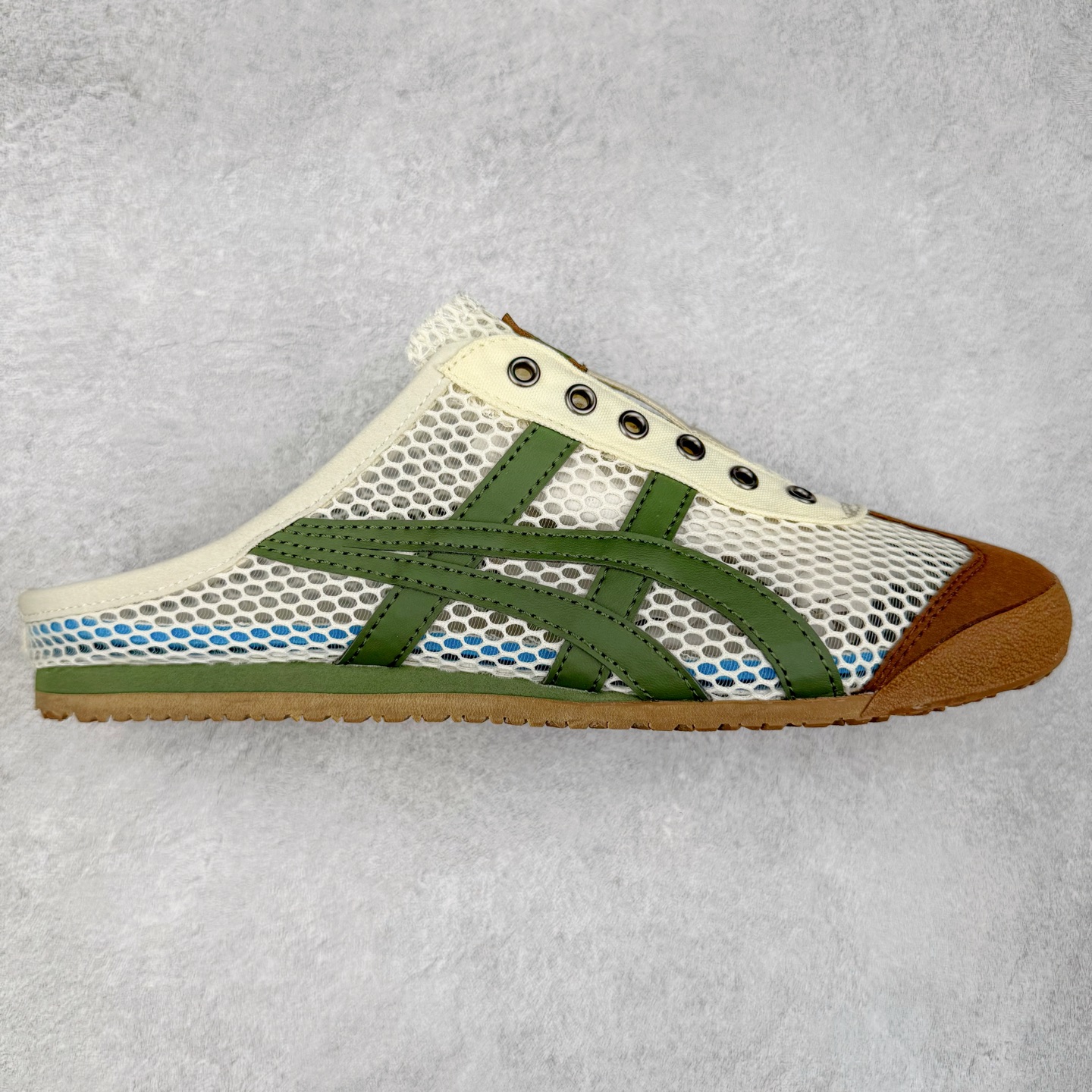 图片[2]-Onitsuka Tiger MEXICO 66 MEXICO 66 Sabot 鬼冢虎经典舒适透气低帮生活休闲鞋 男女同款 产品从款式颜色造型上体现出追求舒适和细节的完美 鞋类更是推崇手工制作的严谨与完美 融舒适性与可穿性的设计风格 注重细节的完美和别致魅力 既保持稳重 又不失轻松的时尚感 尺码：36 37 37.5 38 39 39.5 40 40.5 41.5 42 42.5 43.5 44 45-选品中心