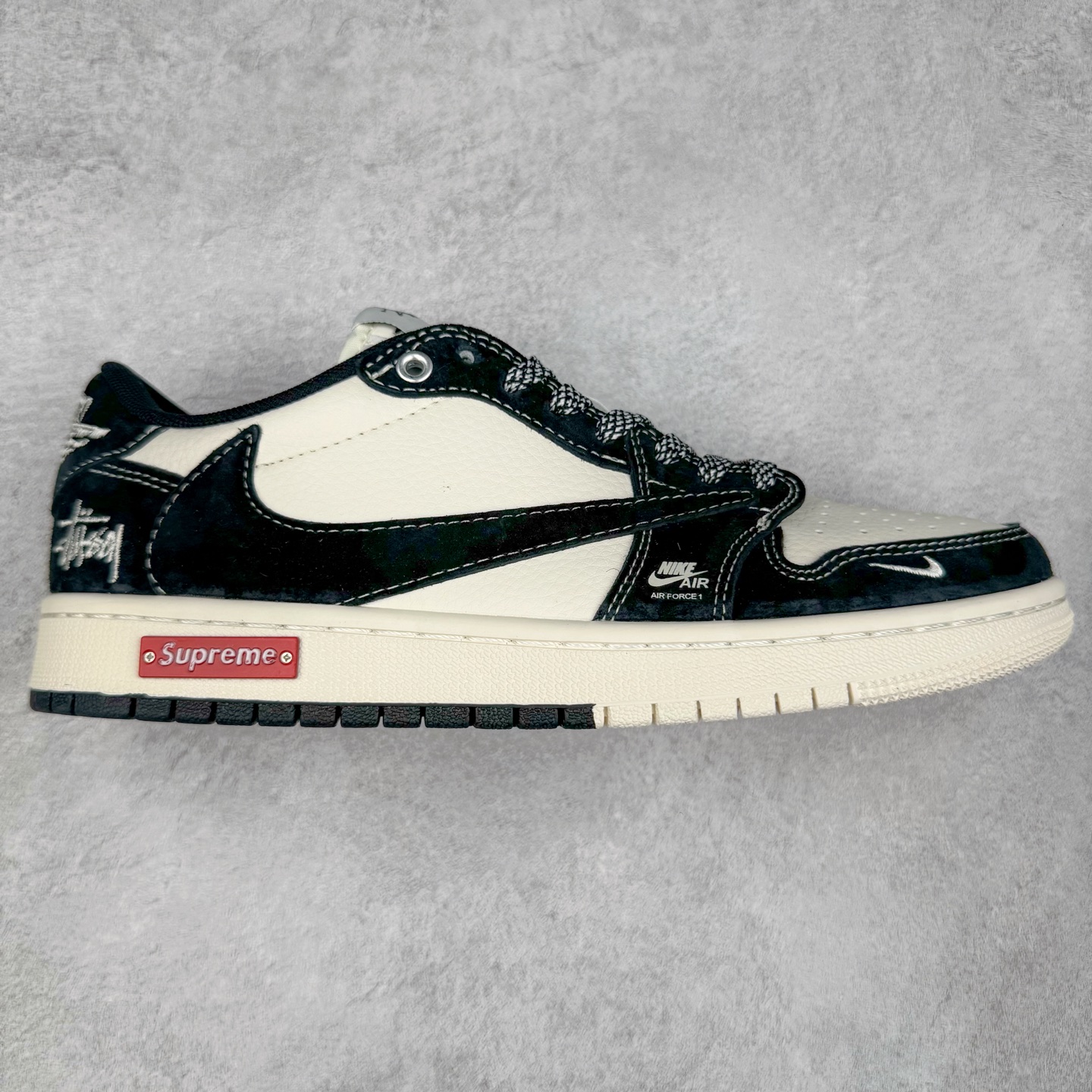 TS x Air Jordan AJ1 Low 倒钩低帮联名定制配色 SJ2068-124 原厂内置气垫魔块 A模大底 头层小牛皮 鞋舌AJ原厂专用牛津布+AJ专用反口珍珠布+原厂无杂质高弹内里海棉+特殊封边弹力鞋带 实拍调校N版已经零色差零失真 百分百还原实物色彩所见即所得 不存在货不对板色差等低级问题 选购参考实物拍摄 不混卖不参货 只用心做好货严格选品 承诺混一赔十 尺码：36 36.5 37.5 38 38.5 39 40 40.5 41 42 42.5 43 44 44.5 45-选品中心