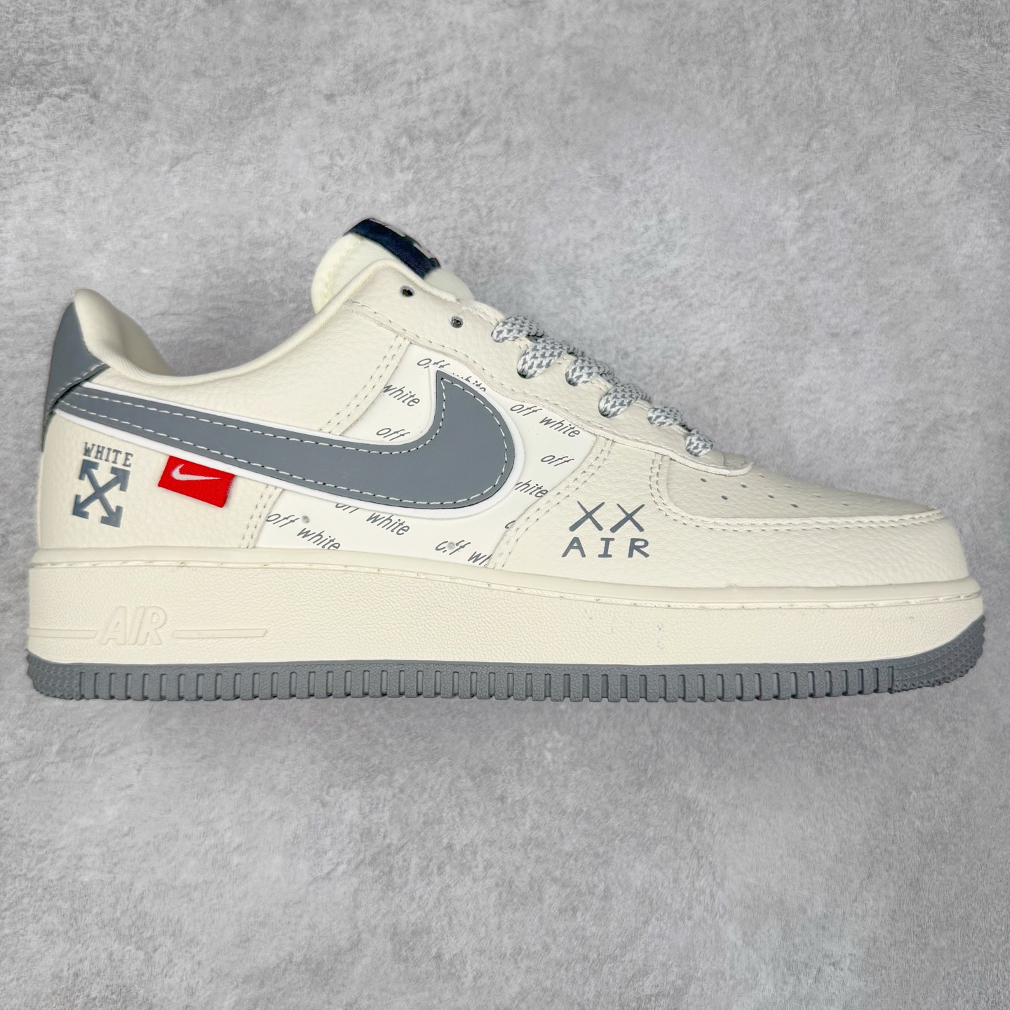 NK Air Force 1´07 Low 空军一号低帮百搭休闲运动板鞋 KJ1688-004 柔软、弹性十足的缓震性能和出色的中底设计 横跨复古与现代的外型结合 造就出风靡全球 三十多年的Force 1 直到今天还深受青睐 实拍调校N版已经零色差零失真 百分百还原实物色彩所见即所得 不存在货不对板色差等低级问题 选购参考实物拍摄 不混卖不参货 只用心做好货严格选品 承诺混一赔十 尺码：36 36.5 37.5 38 38.5 39 40 40.5 41 42 42.5 43 44 44.5 45-选品中心