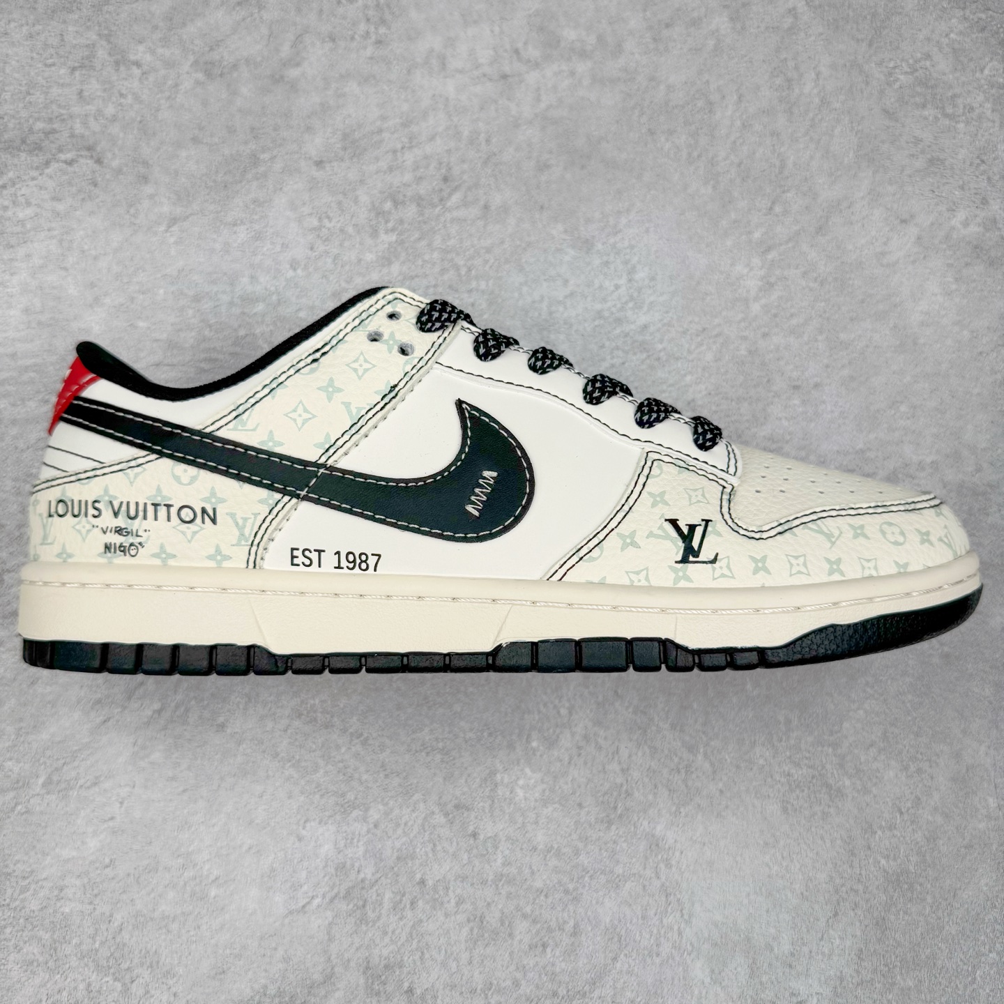 NK Dunk Low 定制配色 YX5066-362 大厂出品 极力推荐 原装头层材料 独家版型蒸餾加工帶來的是更好的视觉和脚感体验大厂纯原品质出货 清洁度 电绣工艺 皮料切割干净无任何毛边 细节完美 实拍调校N版已经零色差零失真 百分百还原实物色彩所见即所得 不存在货不对板色差等低级问题 选购参考实物拍摄 不混卖不参货 只用心做好货严格选品 承诺混一赔十 尺码：36 36.5 37.5 38 38.5 39 40 40.5 41 42 42.5 43 44 44.5 45-选品中心