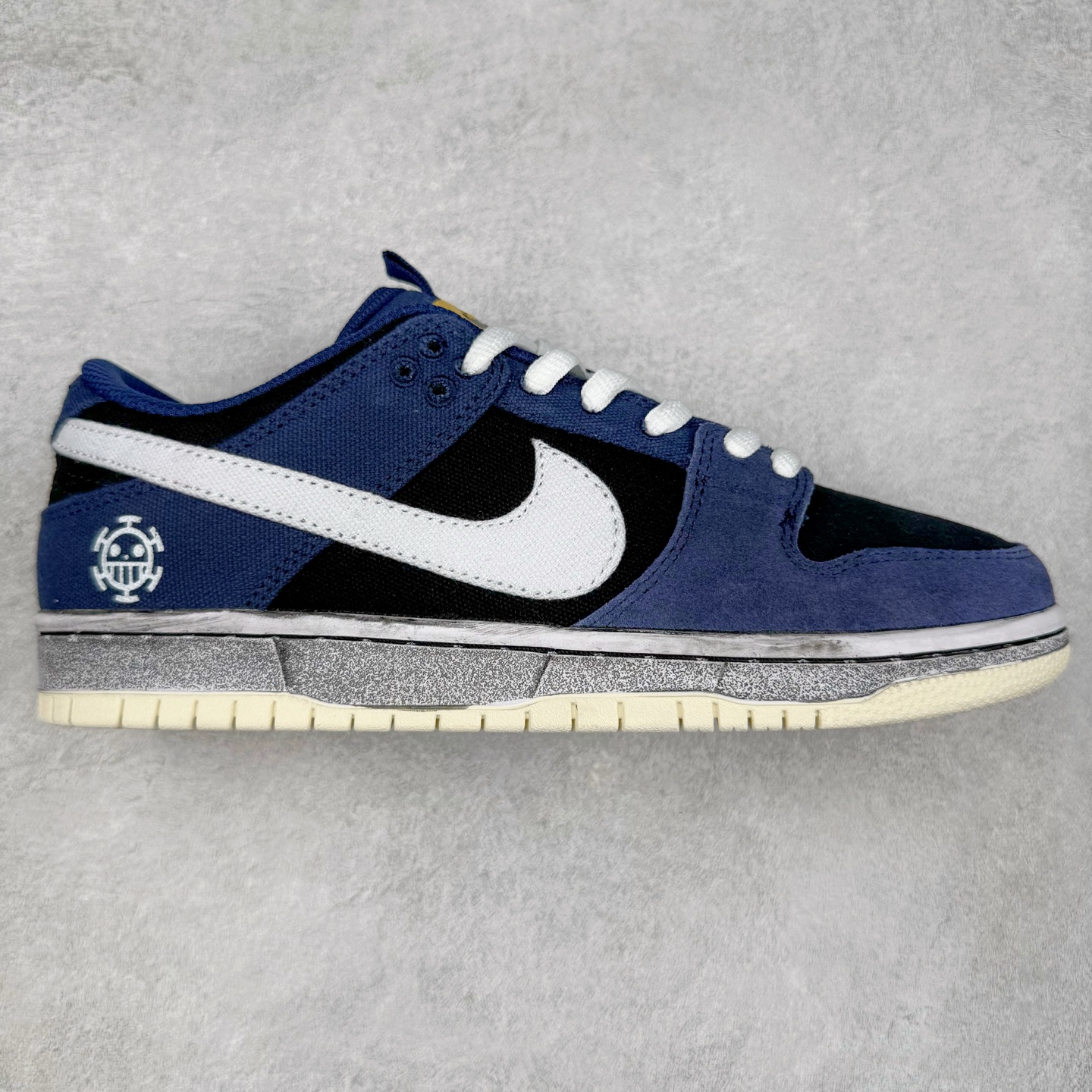 ＃F版 NK SB Dunk Low 解构绑带 DX6775-400 极限压缩利润空间 超乎所想的高性价比 用料绝不含糊 原盒原配 正确耐磨橡胶大底 超高清洁度 全鞋零毛边皮料切割 全套原楦原模倾力打造完美版型 尺码：36 36.5 37.5 38 38.5 39 40 40.5 41 42 42.5 43 44 44.5 45 46 47.5-选品中心