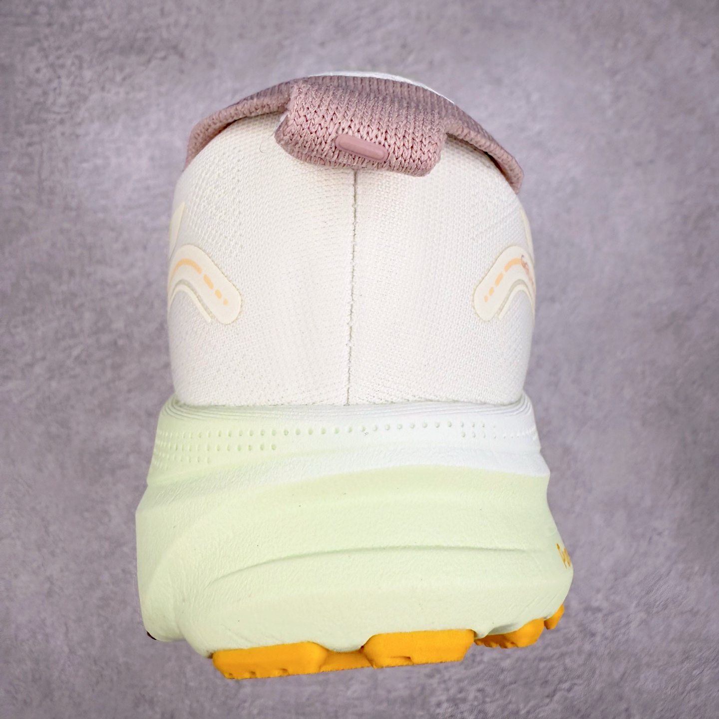 图片[8]-Asics Gel-Kayano 32 亚瑟士卡亚诺32代低帮专业有氧超轻量休闲运动全能慢跑鞋全球知名运动品牌ASICS正式推出新款GEL-KAYANO 32跑鞋，旨在通过全新稳定结构以提升产品可适性，满足跑者的足部稳定需求，让每一位跑者从起跑到结束都能够感受到焕然一新的稳定性与舒适性，从而帮助更多人找到身心平衡，获得自在舒适的健康生活方式。秉持着ASICS亚瑟士的设计哲学，全新一代GEL-KAYANO 32应运而生。为进一步升级产品的稳定性，GEL-KAYANO 采用了全新4D引导系统，通过内侧稳定装置提升可适性，满足足部稳定需求，帮助足弓迅速返回到平衡位置。作为基于生物力学研究打造的全新稳定结构，4D引导系统不仅提升了跑鞋对双脚的支撑性，它还将人体不同的运动状态纳入设计考量，帮助跑者在多种跑动强度下获得充足的稳定性和理想的舒适度。尺码：36 37 37.5 38 39.5 40 40.5 41.5 42 42.5 43.5 44 44.5 45-选品中心