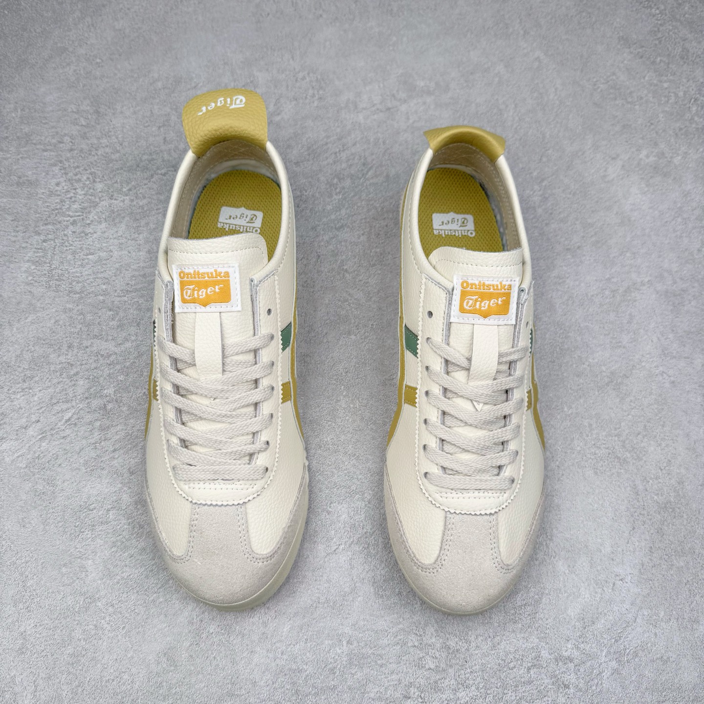 图片[2]-Asics Onitsuka Tiger MEXICO 66 亚瑟士鬼冢虎复古经典板鞋 市场王者选手 海外订单工厂出品 长期生产补货永不断码 超成熟稳定的做工品控 原装全套纸板楦头开发 原汁原味 完美呈现版型 私模正确鞋底咬花纹路 一比一鞋头弧度高度鞋身弧度 绝不口嗨 细节品控鞋型随意秒杀市面 原档咬花纹路私模大底 一个单元有六个三角形 总体形拼接呈现花瓣状 官方四联吊牌 原装Ortholite轻量化鞋垫 原盒原配 质保卡 说明书 钢印防尘纸 纸板中底带钢印 乳胶组合鞋垫 支持全方位的对比专柜 产品从款式颜色造型上体现出追求舒适和细节的完美 鞋类更是推崇手工制作的严谨与完美 融舒适性与可穿性的设计风格 注重细节的完美和别致魅力 既保持稳重 又不失轻松的时尚感 尺码：36 37 37.5 38 39 39.5 40 40.5 41.5 42 42.5 43.5 44 45-选品中心