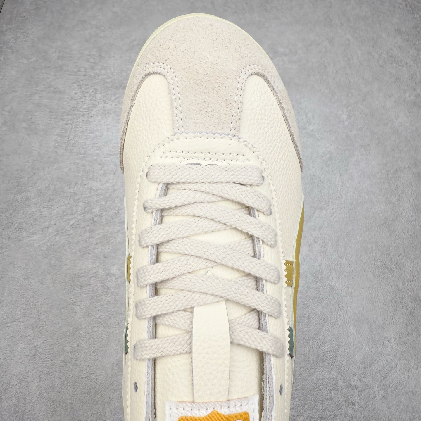 图片[4]-Asics Onitsuka Tiger MEXICO 66 亚瑟士鬼冢虎复古经典板鞋 市场王者选手 海外订单工厂出品 长期生产补货永不断码 超成熟稳定的做工品控 原装全套纸板楦头开发 原汁原味 完美呈现版型 私模正确鞋底咬花纹路 一比一鞋头弧度高度鞋身弧度 绝不口嗨 细节品控鞋型随意秒杀市面 原档咬花纹路私模大底 一个单元有六个三角形 总体形拼接呈现花瓣状 官方四联吊牌 原装Ortholite轻量化鞋垫 原盒原配 质保卡 说明书 钢印防尘纸 纸板中底带钢印 乳胶组合鞋垫 支持全方位的对比专柜 产品从款式颜色造型上体现出追求舒适和细节的完美 鞋类更是推崇手工制作的严谨与完美 融舒适性与可穿性的设计风格 注重细节的完美和别致魅力 既保持稳重 又不失轻松的时尚感 尺码：36 37 37.5 38 39 39.5 40 40.5 41.5 42 42.5 43.5 44 45-选品中心