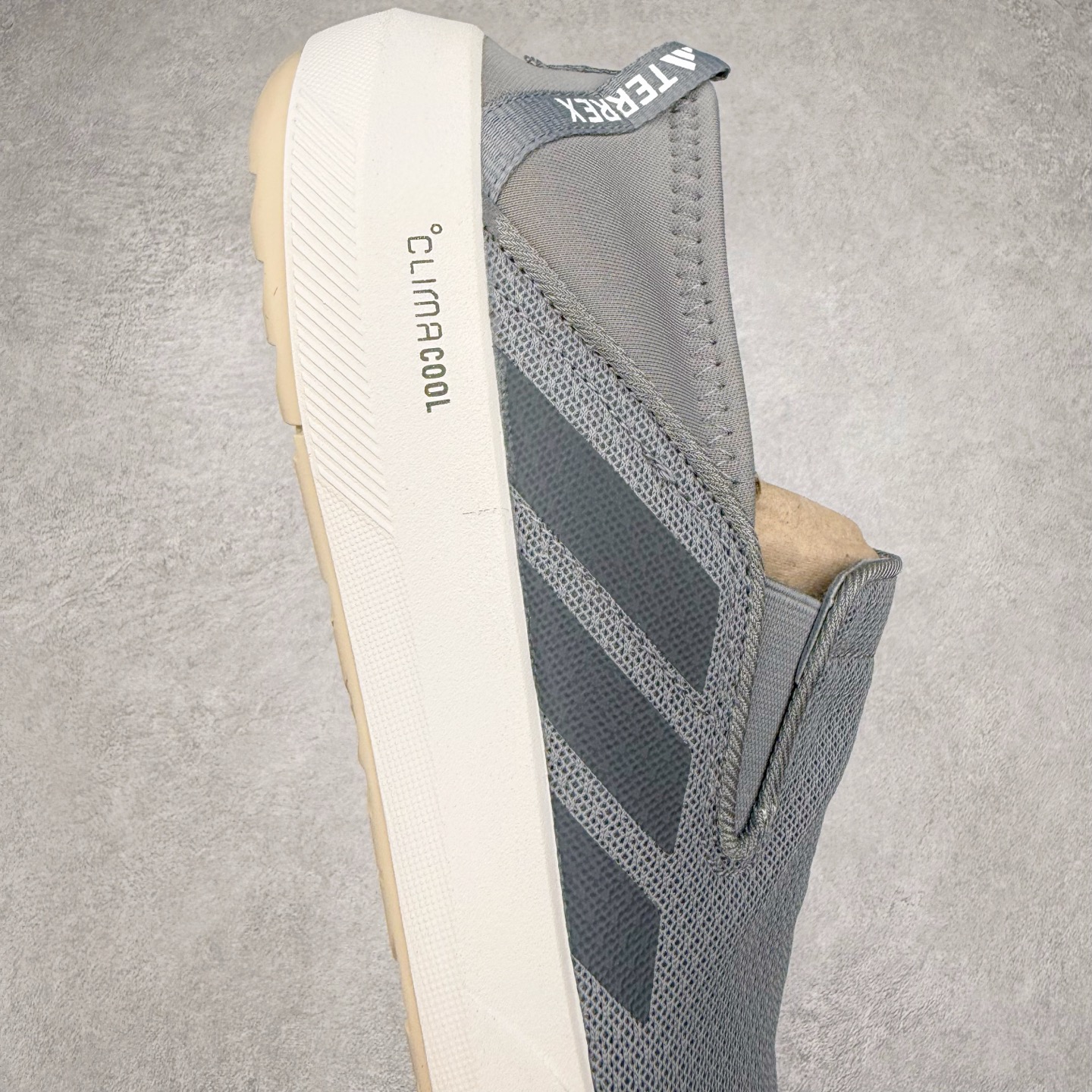 图片[6]-AD Terrex Boat 清风舒适百搭耐磨防滑低帮 生活休闲鞋一脚蹬男女同款 实拍调校N版已经零色差零失真 百分百还原实物色彩所见即所得 不存在货不对板色差等低级问题 选购参考实物拍摄 不混卖不参货 只用心做好货严格选品 承诺混一赔十 尺码：36 36.5 37.5 38 38.5 39 40 40.5 41 42 42.5 43 44 44.5 45-选品中心