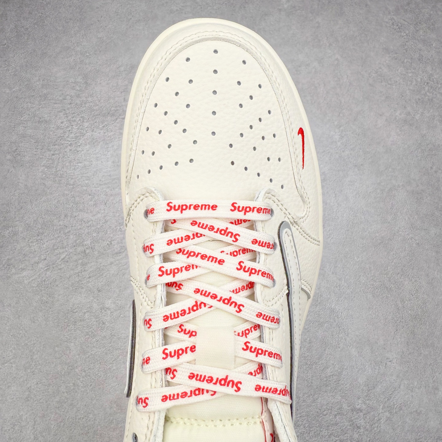 图片[4]-TS x Air Jordan AJ1 Low 倒钩低帮联名定制配色 XX3168-188 原厂内置气垫魔块 A模大底 头层小牛皮 鞋舌AJ原厂专用牛津布+AJ专用反口珍珠布+原厂无杂质高弹内里海棉+特殊封边弹力鞋带 实拍调校N版已经零色差零失真 百分百还原实物色彩所见即所得 不存在货不对板色差等低级问题 选购参考实物拍摄 不混卖不参货 只用心做好货严格选品 承诺混一赔十 尺码：36 36.5 37.5 38 38.5 39 40 40.5 41 42 42.5 43 44 44.5 45-选品中心