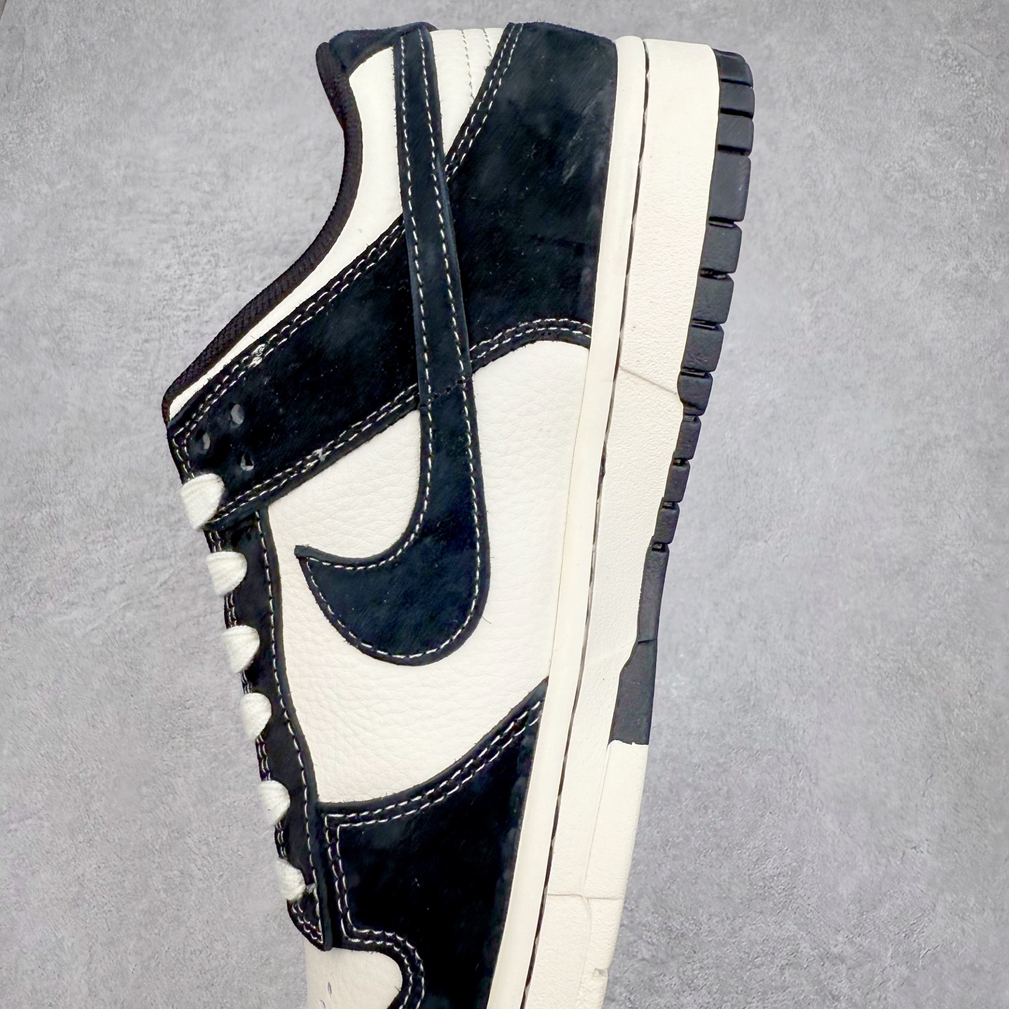 图片[7]-NK Dunk Low 定制配色 MM1089-034 大厂出品 极力推荐 原装头层材料 独家版型蒸餾加工帶來的是更好的视觉和脚感体验大厂纯原品质出货 清洁度 电绣工艺 皮料切割干净无任何毛边 细节完美 实拍调校N版已经零色差零失真 百分百还原实物色彩所见即所得 不存在货不对板色差等低级问题 选购参考实物拍摄 不混卖不参货 只用心做好货严格选品 承诺混一赔十 尺码：36 36.5 37.5 38 38.5 39 40 40.5 41 42 42.5 43 44 44.5 45-选品中心