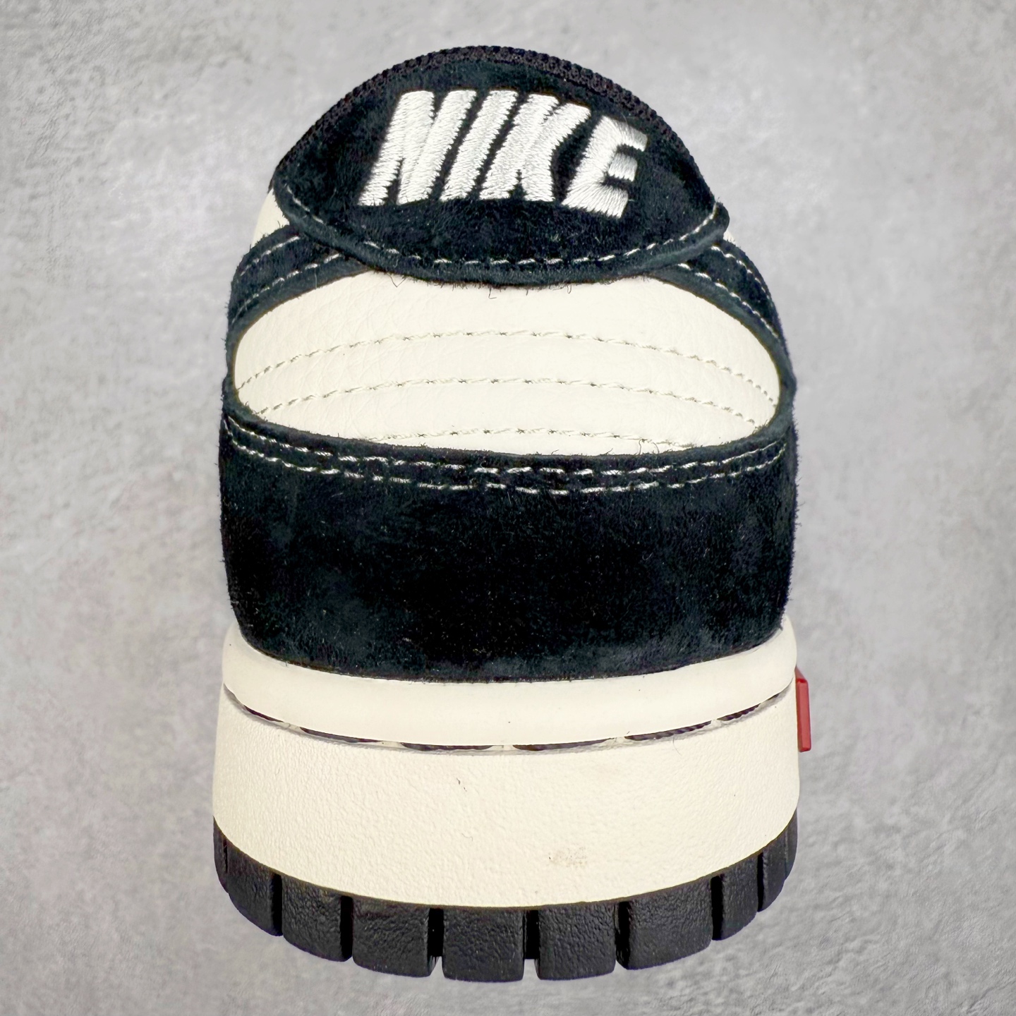 图片[8]-NK Dunk Low 定制配色 MM1089-034 大厂出品 极力推荐 原装头层材料 独家版型蒸餾加工帶來的是更好的视觉和脚感体验大厂纯原品质出货 清洁度 电绣工艺 皮料切割干净无任何毛边 细节完美 实拍调校N版已经零色差零失真 百分百还原实物色彩所见即所得 不存在货不对板色差等低级问题 选购参考实物拍摄 不混卖不参货 只用心做好货严格选品 承诺混一赔十 尺码：36 36.5 37.5 38 38.5 39 40 40.5 41 42 42.5 43 44 44.5 45-选品中心