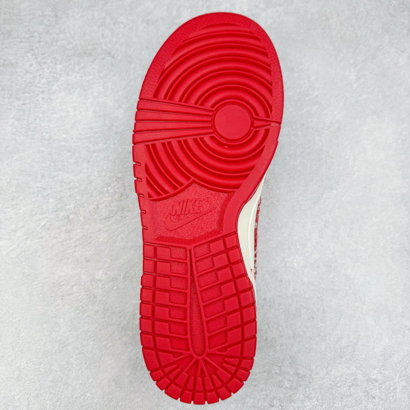 图片[9]-NK Dunk Low 定制配色 SC9207-417 大厂出品 极力推荐 原装头层材料 独家版型蒸餾加工帶來的是更好的视觉和脚感体验大厂纯原品质出货 清洁度 电绣工艺 皮料切割干净无任何毛边 细节完美 实拍调校N版已经零色差零失真 百分百还原实物色彩所见即所得 不存在货不对板色差等低级问题 选购参考实物拍摄 不混卖不参货 只用心做好货严格选品 承诺混一赔十 尺码：36 36.5 37.5 38 38.5 39 40 40.5 41 42 42.5 43 44 44.5 45-选品中心