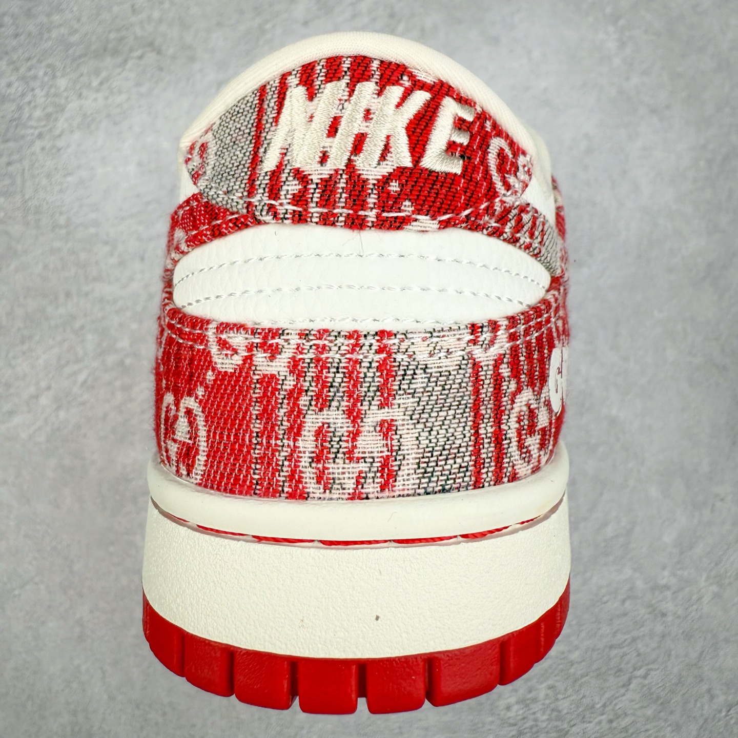 图片[8]-NK Dunk Low 定制配色 SC9207-417 大厂出品 极力推荐 原装头层材料 独家版型蒸餾加工帶來的是更好的视觉和脚感体验大厂纯原品质出货 清洁度 电绣工艺 皮料切割干净无任何毛边 细节完美 实拍调校N版已经零色差零失真 百分百还原实物色彩所见即所得 不存在货不对板色差等低级问题 选购参考实物拍摄 不混卖不参货 只用心做好货严格选品 承诺混一赔十 尺码：36 36.5 37.5 38 38.5 39 40 40.5 41 42 42.5 43 44 44.5 45-选品中心