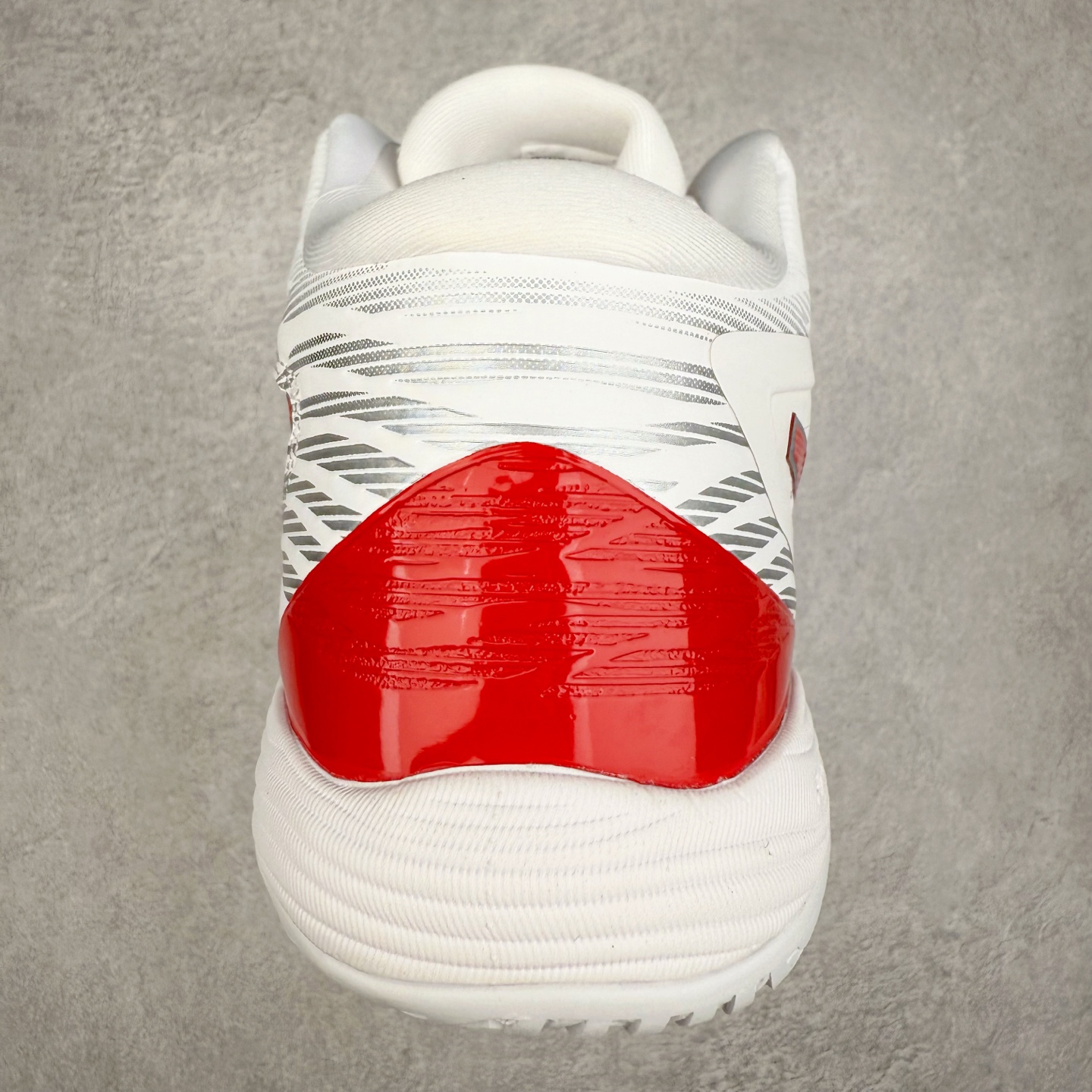 图片[8]-Asics Gel-Hoop V14 亚瑟士中帮舒适实战篮球鞋 鞋面采用新的U-THROAT不对称结构 是特别根据跑步跟中心点回转做的设计 来使包覆度提升 提供更柔韧的保护 同时能使脚步在弯曲时更灵活 尺码：40 40.5 41 42 42.5 43 44 44.5 45 46-选品中心