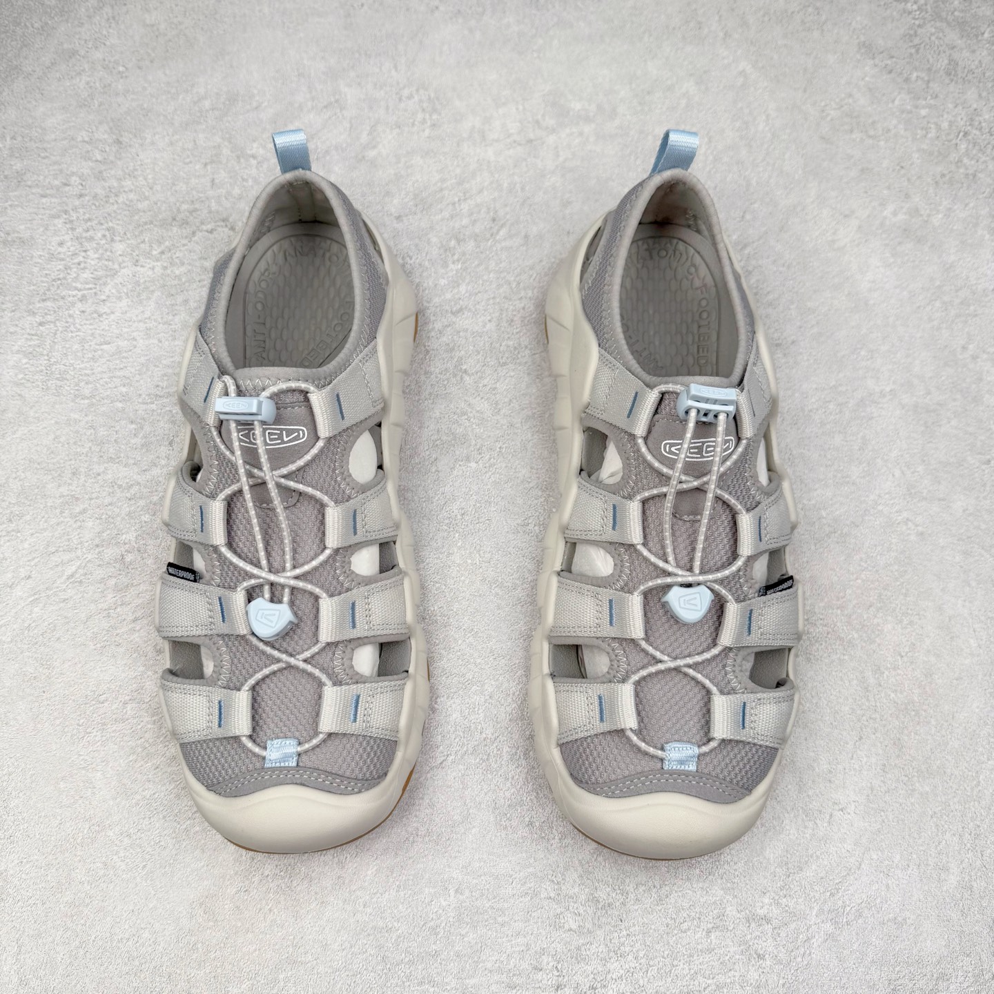 图片[2]-KEEN Hyperport H2 科恩防滑耐磨低帮户外功能鞋溯溪鞋凉鞋 KEEN诞生于2003年的美国人气户外品牌，以一双“保护脚趾”且能涉足水域的户外凉鞋NEWPORT诞生为契机，开启原创制鞋之路。KEEN相信，天空之下即是户外，因为户外不一定是极具挑战性的独自冒险，也可以是与朋友、家人和宠物一同分享外面的世界。同时，KEEN从诞生之初便始终贯彻环保制鞋的理念，不断创造出优秀的原创奇履。脚踏实地，致力向善。我们想和世界产生更多交集为世界减少更多负担，和你趣户外、趣做自己、趣环保让地球和生活都变得更美好。尺码：36 36.5 37.5 38 38.5 39 40 40.5 41 42 42.5 43 44 44.5 45-选品中心