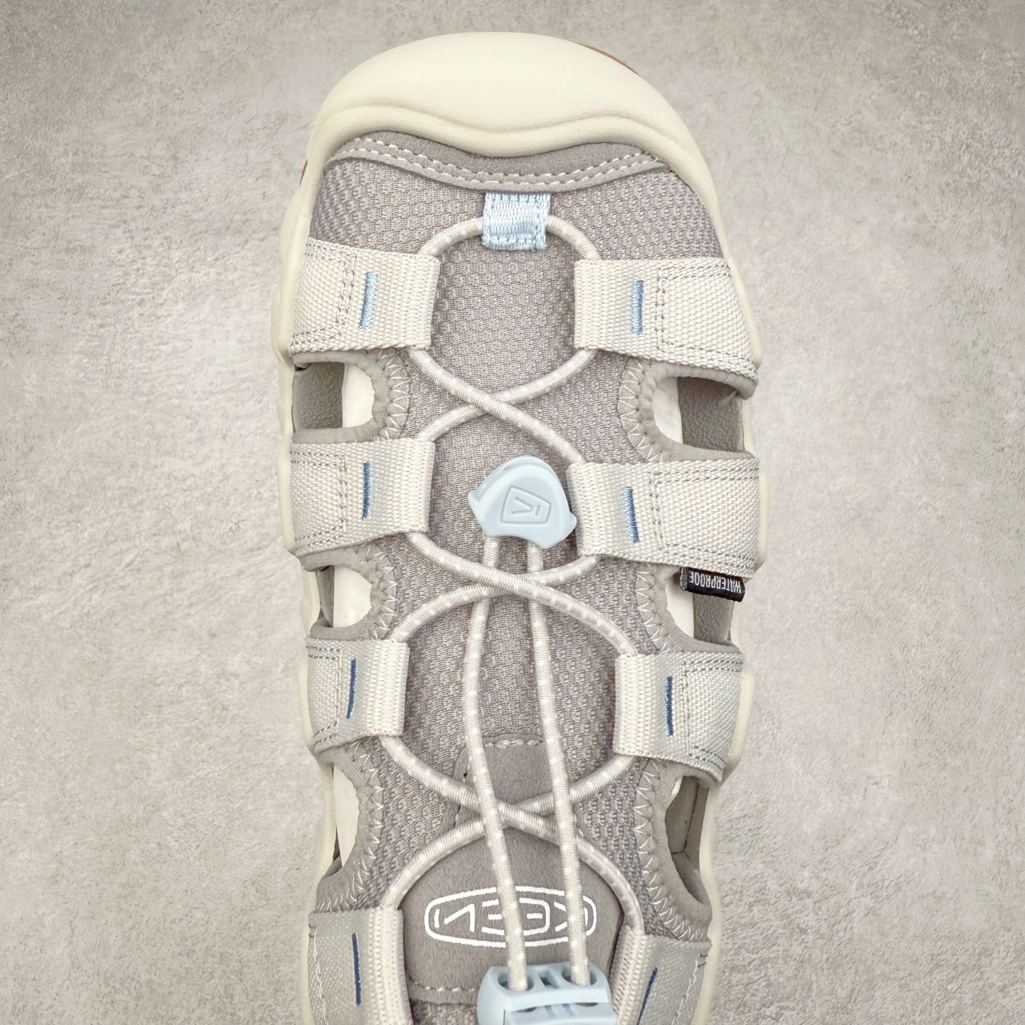 图片[4]-KEEN Hyperport H2 科恩防滑耐磨低帮户外功能鞋溯溪鞋凉鞋 KEEN诞生于2003年的美国人气户外品牌，以一双“保护脚趾”且能涉足水域的户外凉鞋NEWPORT诞生为契机，开启原创制鞋之路。KEEN相信，天空之下即是户外，因为户外不一定是极具挑战性的独自冒险，也可以是与朋友、家人和宠物一同分享外面的世界。同时，KEEN从诞生之初便始终贯彻环保制鞋的理念，不断创造出优秀的原创奇履。脚踏实地，致力向善。我们想和世界产生更多交集为世界减少更多负担，和你趣户外、趣做自己、趣环保让地球和生活都变得更美好。尺码：36 36.5 37.5 38 38.5 39 40 40.5 41 42 42.5 43 44 44.5 45-选品中心