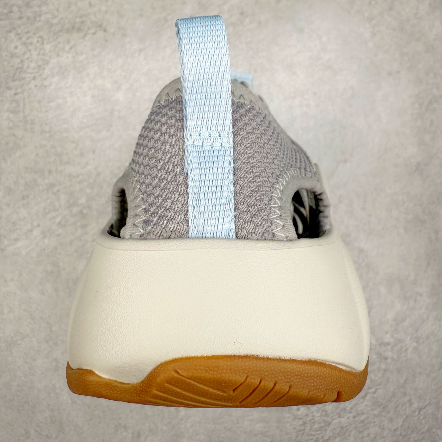 图片[8]-KEEN Hyperport H2 科恩防滑耐磨低帮户外功能鞋溯溪鞋凉鞋 KEEN诞生于2003年的美国人气户外品牌，以一双“保护脚趾”且能涉足水域的户外凉鞋NEWPORT诞生为契机，开启原创制鞋之路。KEEN相信，天空之下即是户外，因为户外不一定是极具挑战性的独自冒险，也可以是与朋友、家人和宠物一同分享外面的世界。同时，KEEN从诞生之初便始终贯彻环保制鞋的理念，不断创造出优秀的原创奇履。脚踏实地，致力向善。我们想和世界产生更多交集为世界减少更多负担，和你趣户外、趣做自己、趣环保让地球和生活都变得更美好。尺码：36 36.5 37.5 38 38.5 39 40 40.5 41 42 42.5 43 44 44.5 45-选品中心