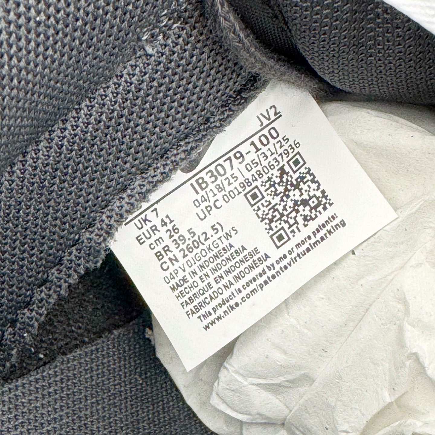 图片[12]-＃YC纯原 NK Dunk Low 黑白蓝 IB3079-100 实力大厂出品 新配色陆续开发 利润个位数只为口碑 全套原纸板楦头开发 确保原汁原味 完美呈现DUNK版型 一比一鞋头弧度高度鞋身弧度 此版本只针对中端市场 皮料材质有所更替 其他数据细节工艺流程均保持一致 绝不口嗨 细节品控鞋型随意对比 独家私模官方第六代原厂航空铝磨具打磨大底 鞋头坡度极致还原 无解鞋型 原盒原配 圈内天花板工艺 原厂玻璃冲刀 超高清洁度 全鞋零毛边皮料切割 原厂中底布点胶 中底布拉帮走线遵循公司 尺码：36 36.5 37.5 38 38.5 39 40 40.5 41 42 42.5 43 44 44.5 45 46-选品中心