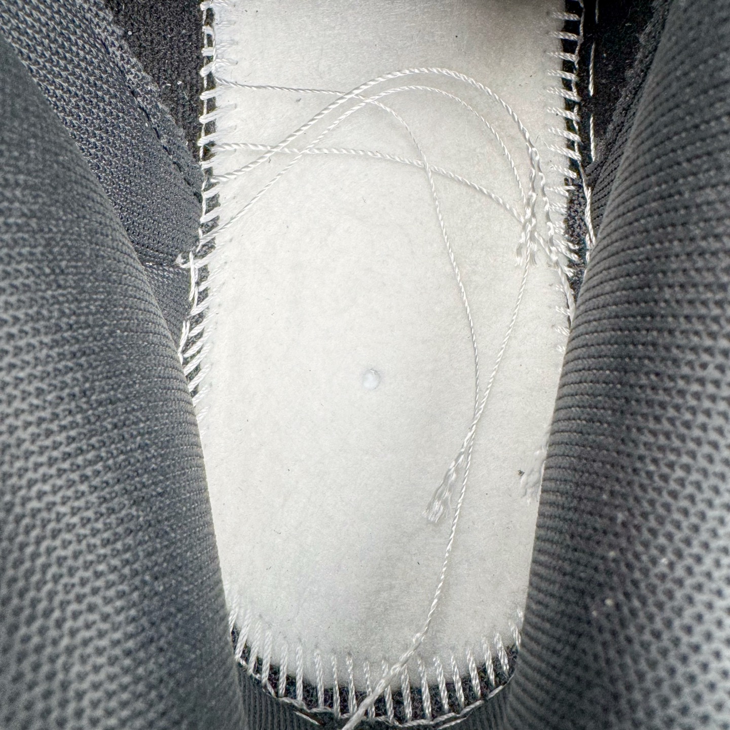 图片[10]-＃YC纯原 NK Dunk Low 黑白蓝 IB3079-100 实力大厂出品 新配色陆续开发 利润个位数只为口碑 全套原纸板楦头开发 确保原汁原味 完美呈现DUNK版型 一比一鞋头弧度高度鞋身弧度 此版本只针对中端市场 皮料材质有所更替 其他数据细节工艺流程均保持一致 绝不口嗨 细节品控鞋型随意对比 独家私模官方第六代原厂航空铝磨具打磨大底 鞋头坡度极致还原 无解鞋型 原盒原配 圈内天花板工艺 原厂玻璃冲刀 超高清洁度 全鞋零毛边皮料切割 原厂中底布点胶 中底布拉帮走线遵循公司 尺码：36 36.5 37.5 38 38.5 39 40 40.5 41 42 42.5 43 44 44.5 45 46-选品中心