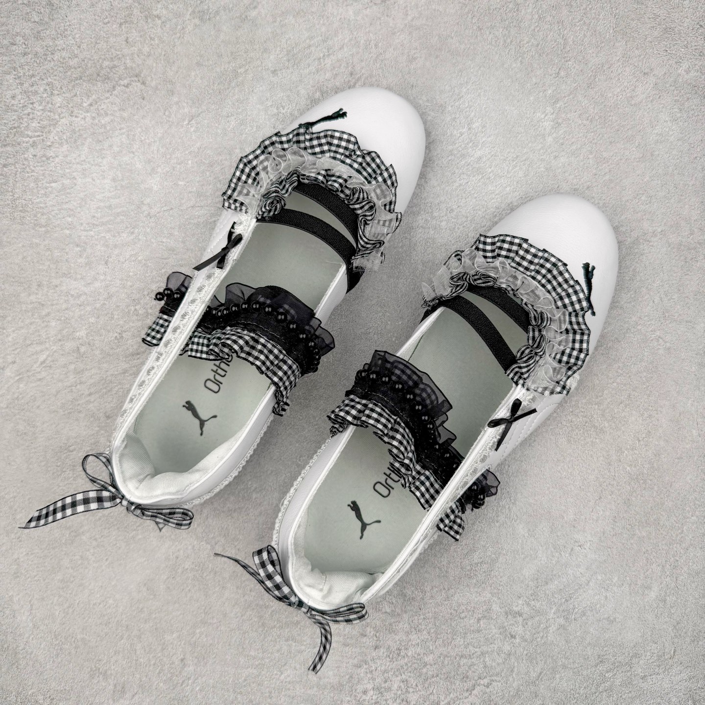 图片[3]-＃DT PUMA Speedcat Ballerina 彪马柔软舒适防滑耐磨低帮生活休闲鞋芭蕾舞鞋单鞋玛丽珍鞋 这次，PUMA决定再对Speedcat来一次创新，以芭蕾舞鞋为灵感，将芭蕾舞鞋的灵动与轻盈感与赛车鞋融为一体，带来极具个性的全新鞋款Speedcat Ballerina。Speedcat Ballerina由Speedcat去除鞋舌、鞋带以及部分鞋侧位打造而成，鞋带部分被改为如同芭蕾鞋般的交叉弹性带，PUMA的标志依旧设计于鞋侧旁，整个鞋款外观变得更加优雅。Speedcat Ballerina 还汲取了赛车鞋的抓地设计，配备经典橡胶大底。尺码：36 37 37.5 38 38.5 39 40 40.5 41-选品中心