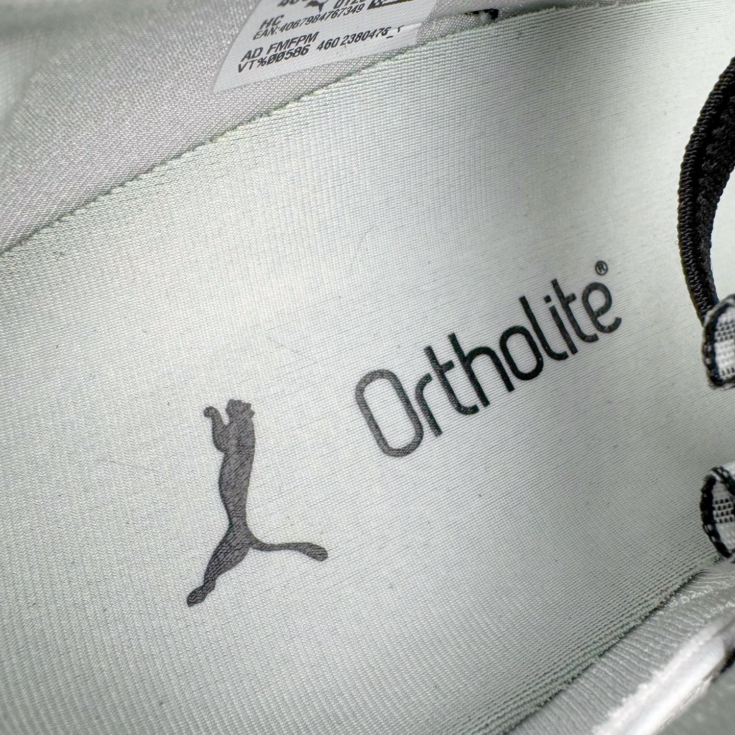 图片[12]-＃DT PUMA Speedcat Ballerina 彪马柔软舒适防滑耐磨低帮生活休闲鞋芭蕾舞鞋单鞋玛丽珍鞋 这次，PUMA决定再对Speedcat来一次创新，以芭蕾舞鞋为灵感，将芭蕾舞鞋的灵动与轻盈感与赛车鞋融为一体，带来极具个性的全新鞋款Speedcat Ballerina。Speedcat Ballerina由Speedcat去除鞋舌、鞋带以及部分鞋侧位打造而成，鞋带部分被改为如同芭蕾鞋般的交叉弹性带，PUMA的标志依旧设计于鞋侧旁，整个鞋款外观变得更加优雅。Speedcat Ballerina 还汲取了赛车鞋的抓地设计，配备经典橡胶大底。尺码：36 37 37.5 38 38.5 39 40 40.5 41-选品中心