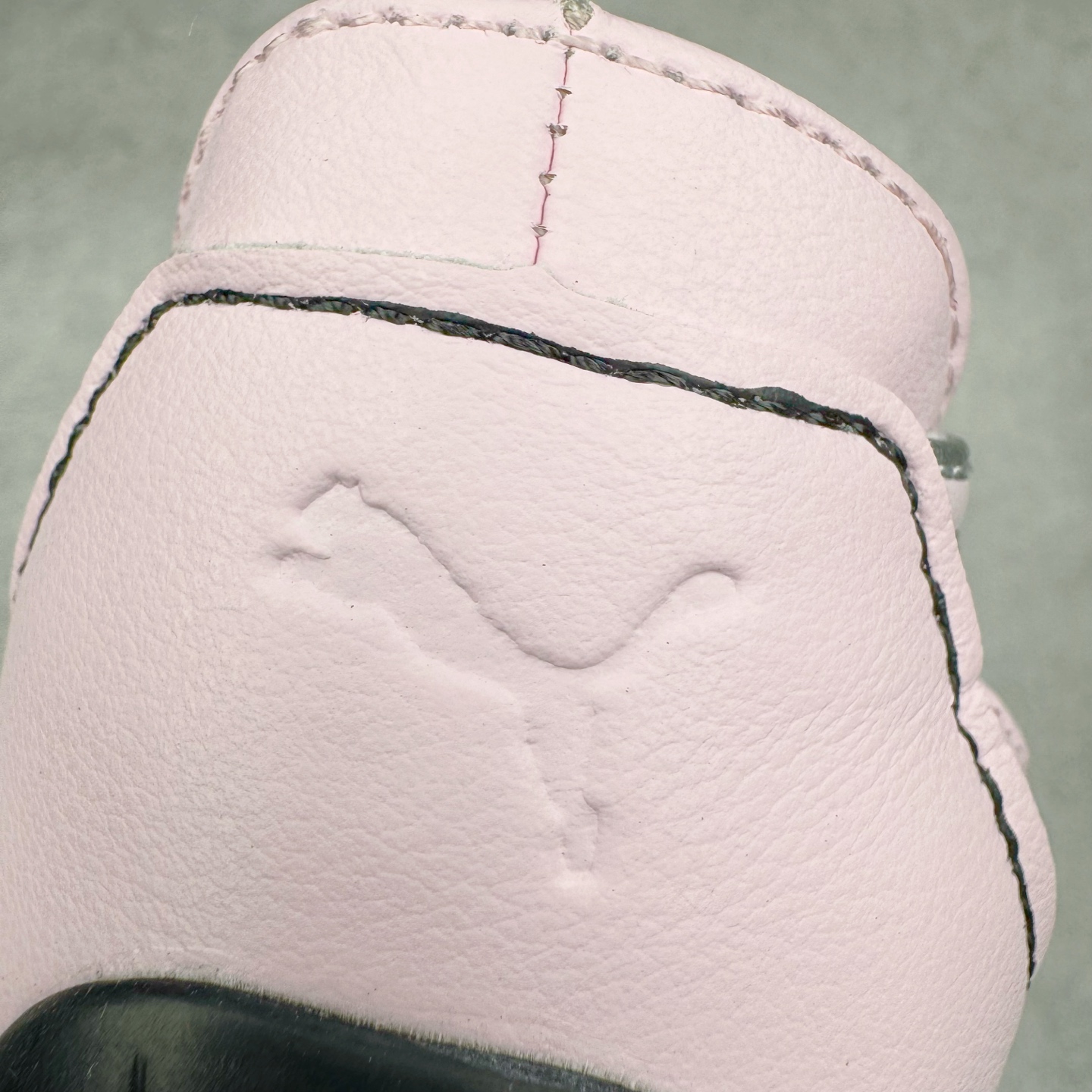 图片[15]-＃DT PUMA Speedcat Ballerina 彪马柔软舒适防滑耐磨低帮生活休闲鞋芭蕾舞鞋单鞋玛丽珍鞋 这次，PUMA决定再对Speedcat来一次创新，以芭蕾舞鞋为灵感，将芭蕾舞鞋的灵动与轻盈感与赛车鞋融为一体，带来极具个性的全新鞋款Speedcat Ballerina。Speedcat Ballerina由Speedcat去除鞋舌、鞋带以及部分鞋侧位打造而成，鞋带部分被改为如同芭蕾鞋般的交叉弹性带，PUMA的标志依旧设计于鞋侧旁，整个鞋款外观变得更加优雅。Speedcat Ballerina 还汲取了赛车鞋的抓地设计，配备经典橡胶大底。尺码：36 37 37.5 38 38.5 39 40 40.5 41-选品中心