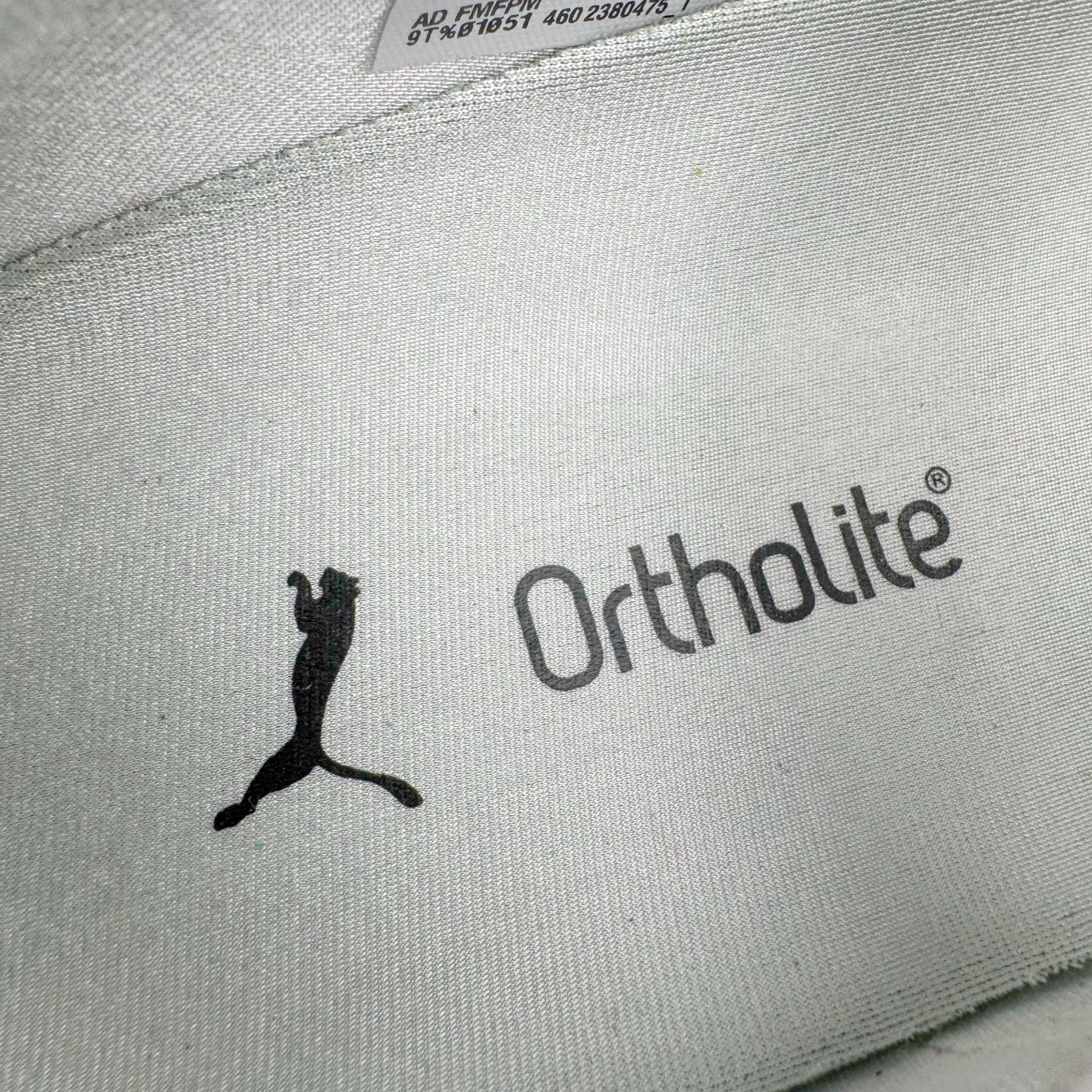 图片[12]-＃DT PUMA Speedcat Ballerina 彪马柔软舒适防滑耐磨低帮生活休闲鞋芭蕾舞鞋单鞋玛丽珍鞋 这次，PUMA决定再对Speedcat来一次创新，以芭蕾舞鞋为灵感，将芭蕾舞鞋的灵动与轻盈感与赛车鞋融为一体，带来极具个性的全新鞋款Speedcat Ballerina。Speedcat Ballerina由Speedcat去除鞋舌、鞋带以及部分鞋侧位打造而成，鞋带部分被改为如同芭蕾鞋般的交叉弹性带，PUMA的标志依旧设计于鞋侧旁，整个鞋款外观变得更加优雅。Speedcat Ballerina 还汲取了赛车鞋的抓地设计，配备经典橡胶大底。尺码：36 37 37.5 38 38.5 39 40 40.5 41-选品中心