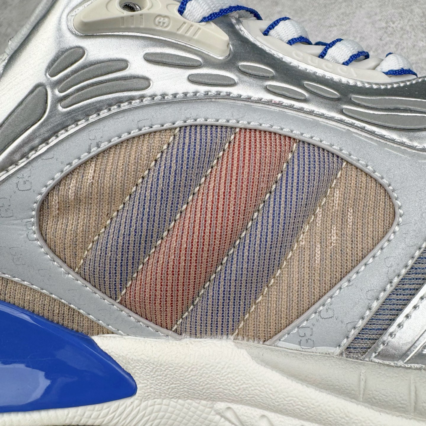 图片[16]-＃纯原 GUCCI 古驰皮革圆头抽绳低帮生活休闲鞋 Gucci（古驰）是源于意大利的时装奢饰品牌，是全球奢侈品品牌之一。由古驰奥•古驰在1921年于意大利佛罗伦萨创办。古驰的严品包括时装、皮具、皮鞋、手表、领带、丝巾、香水、家居用品及宠物用品等，借由其独特的创意和革新，以及精湛的意大利工艺闻名于世。GUCCl品牌时装一向以高档、豪华、性感而闻名于世，以“身份与财富之象征”品牌形象成为富有上流社会的消费宠儿。古驰—-永恒而经典并深受明星们的青睐，品牌灵感源自演员，公主和名媛等杰出女性。实拍调校N版已经零色差零失真 百分百还原实物色彩所见即所得 不存在货不对板色差等低级问题 选购参考实物拍摄 不混卖不参货 只用心做好货严格选品 承诺混一赔十 尺码：36 37 38 39 40 41 42 43 44 45-选品中心