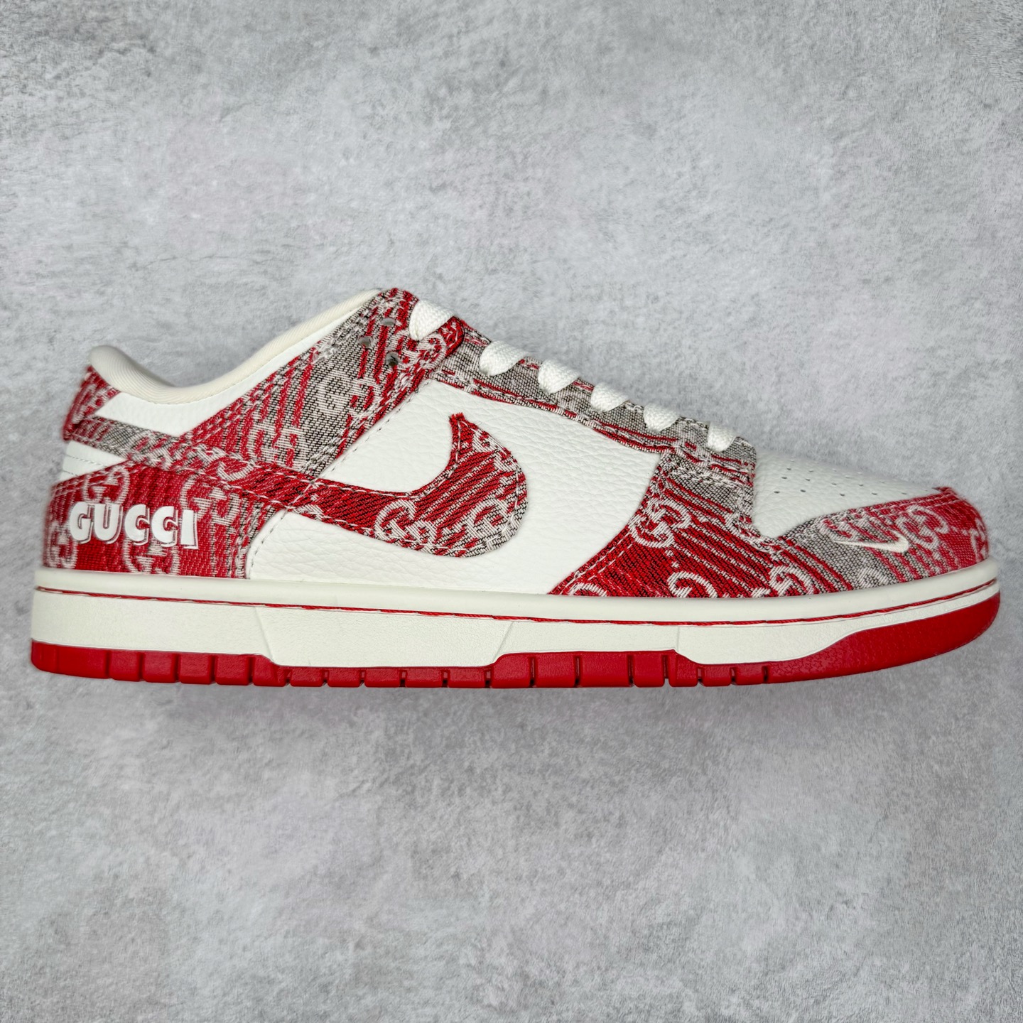 NK Dunk Low 定制配色 SC9207-417 大厂出品 极力推荐 原装头层材料 独家版型蒸餾加工帶來的是更好的视觉和脚感体验大厂纯原品质出货 清洁度 电绣工艺 皮料切割干净无任何毛边 细节完美 实拍调校N版已经零色差零失真 百分百还原实物色彩所见即所得 不存在货不对板色差等低级问题 选购参考实物拍摄 不混卖不参货 只用心做好货严格选品 承诺混一赔十 尺码：36 36.5 37.5 38 38.5 39 40 40.5 41 42 42.5 43 44 44.5 45-选品中心