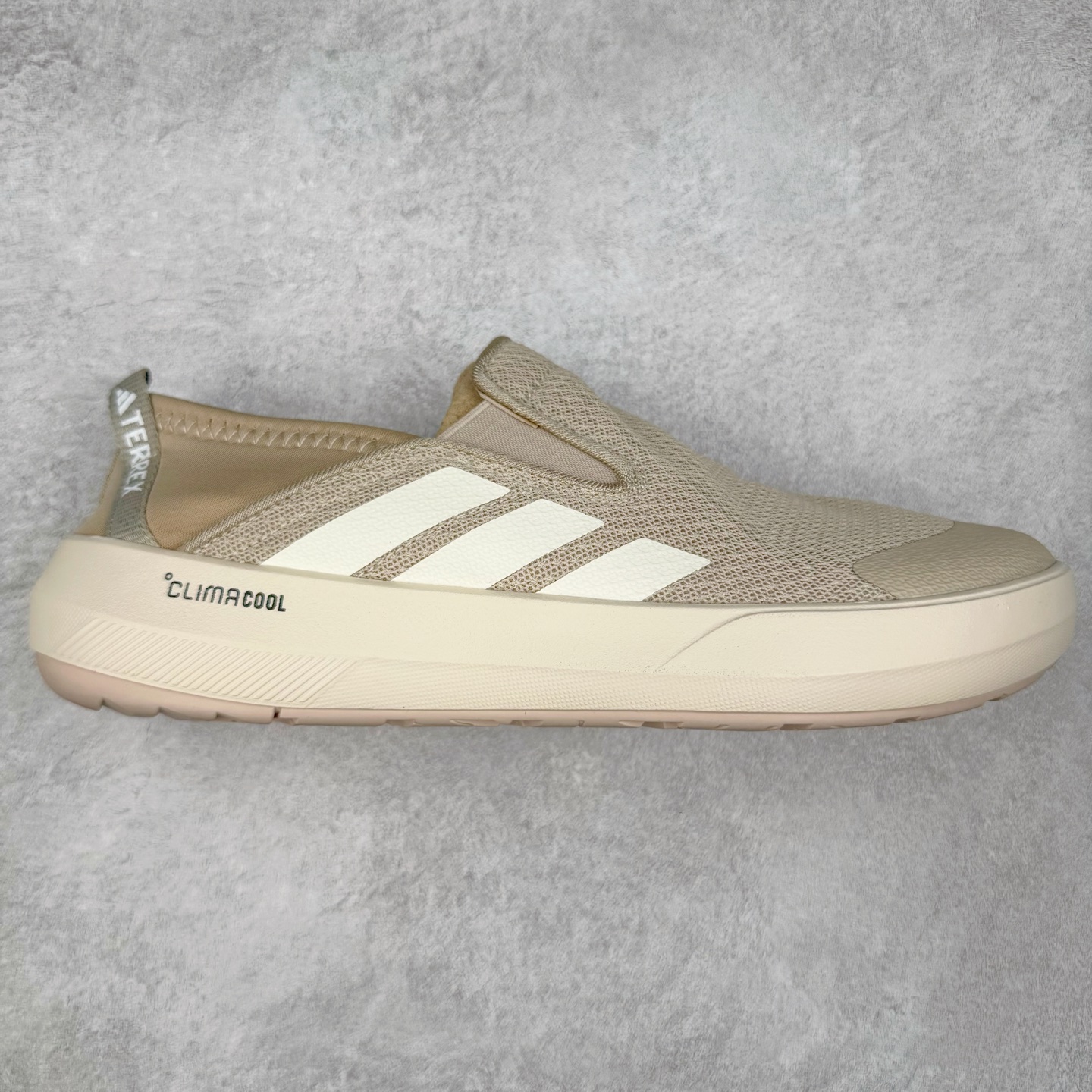 AD Terrex Boat 清风舒适百搭耐磨防滑低帮 生活休闲鞋一脚蹬男女同款 实拍调校N版已经零色差零失真 百分百还原实物色彩所见即所得 不存在货不对板色差等低级问题 选购参考实物拍摄 不混卖不参货 只用心做好货严格选品 承诺混一赔十 尺码：36 36.5 37.5 38 38.5 39 40 40.5 41 42 42.5 43 44 44.5 45-选品中心