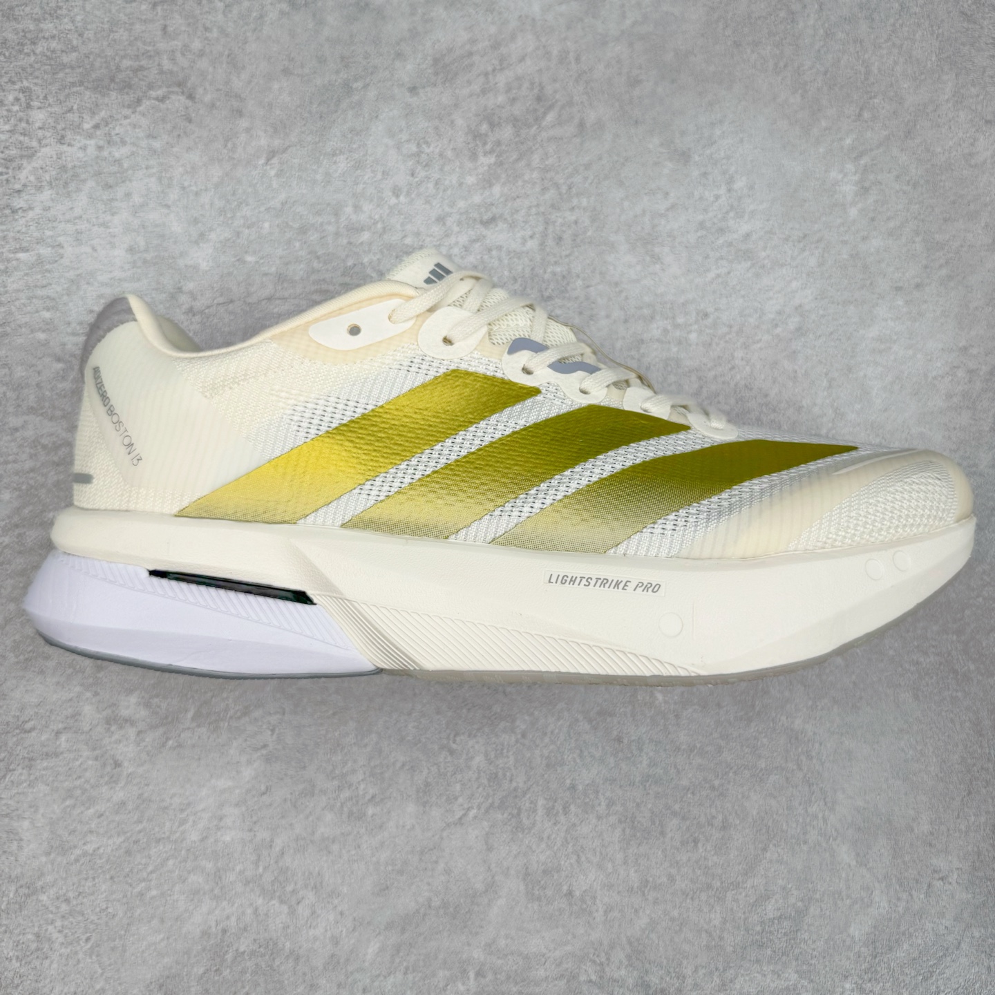 AD Adizero Boston 13 夏季透气网眼竞速跑鞋 JS4947 融合Lightstrike和Lightstrike Pro技术 采用乙烯/乙酸乙烯酯(EVA)材质 打造舒适中底 含ENERGYROD能量碳柱 旨在为步伐添活力 尺码：36 36.5 37 38 38.5 39 40 40.5 41 42 42.5 43 44 44.5 45-选品中心