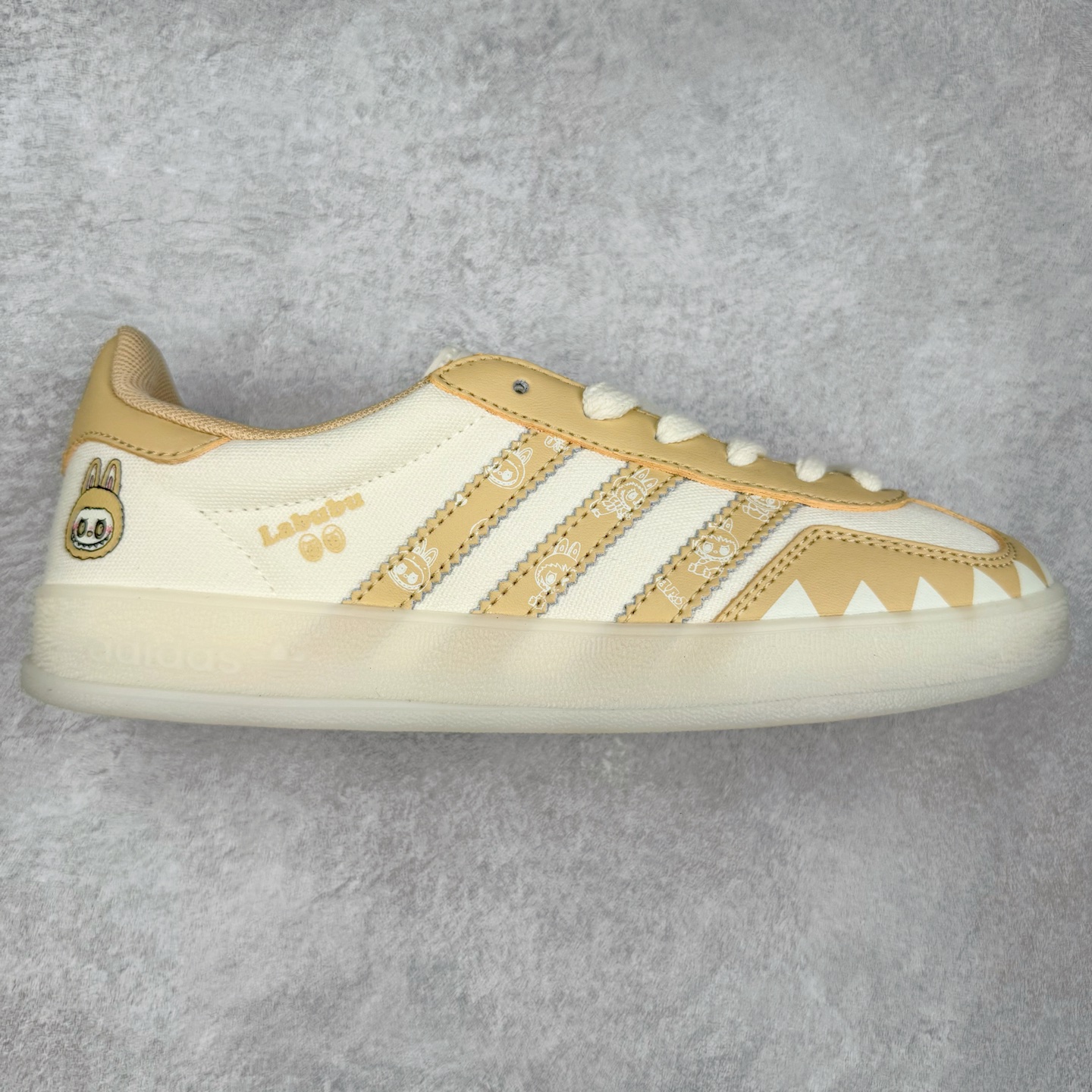 ＃C2 AD Gazelle Indoor Trainers 羚羊内训系列低帮复古百搭休闲运动德训风板鞋 DM1234-016 90年代经典的复刻版！自60年代以足球训练鞋面世以来,Gazelle就以其经典设计席卷全球。1991年版本的复刻,再造经典Gazelle。采用皮革打造,搭配浊色细节,让这款经典更加简约。尺码：36 36⅔ 37⅓ 38 38⅔ 39⅓ 40 40⅔ 41⅓ 42 42⅔ 43⅓ 44⅓ 44⅔ 45-选品中心