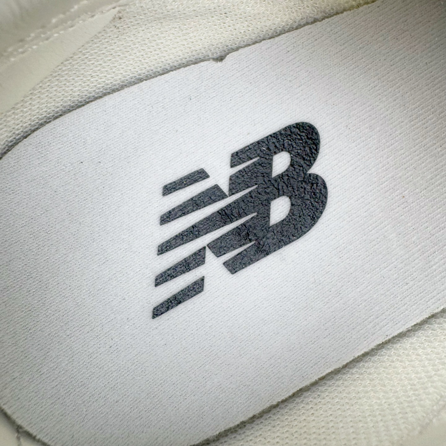 图片[13]-＃总裁 New Balance U471AM NB新百伦织物牛剖层革春夏薄底鞋防滑耐磨平衡轻便低帮生活休闲鞋 原档数据独立私模大底 唯一正确三层组合大底 特高弹切片加持 百分百还原原鞋脚感 NB市场最强产物 防伪原标全套原楦原纸板原厂数据开发 全鞋电脑针车加持 原厂网布 原装进口头层翻毛皮料正确绒感卡色 正确中底拉帮中底网布细节 匠心打造 耗时两个月开发完成 工艺极其复杂难度可想而知 高端零售专供产物 尺码：36 37 37.5 38 38.5 39.5 40 40.5 41.5 42 42.5 43 44 44.5 45 45.5 46.5 47-选品中心