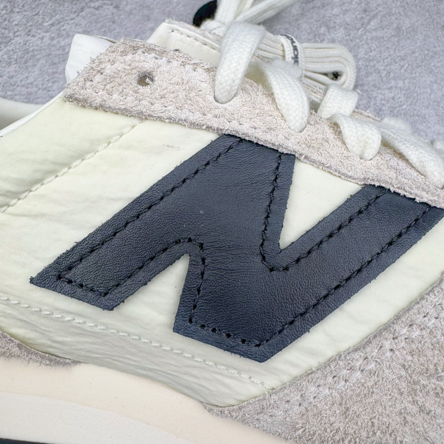 图片[19]-＃总裁 New Balance U471AM NB新百伦织物牛剖层革春夏薄底鞋防滑耐磨平衡轻便低帮生活休闲鞋 原档数据独立私模大底 唯一正确三层组合大底 特高弹切片加持 百分百还原原鞋脚感 NB市场最强产物 防伪原标全套原楦原纸板原厂数据开发 全鞋电脑针车加持 原厂网布 原装进口头层翻毛皮料正确绒感卡色 正确中底拉帮中底网布细节 匠心打造 耗时两个月开发完成 工艺极其复杂难度可想而知 高端零售专供产物 尺码：36 37 37.5 38 38.5 39.5 40 40.5 41.5 42 42.5 43 44 44.5 45 45.5 46.5 47-选品中心