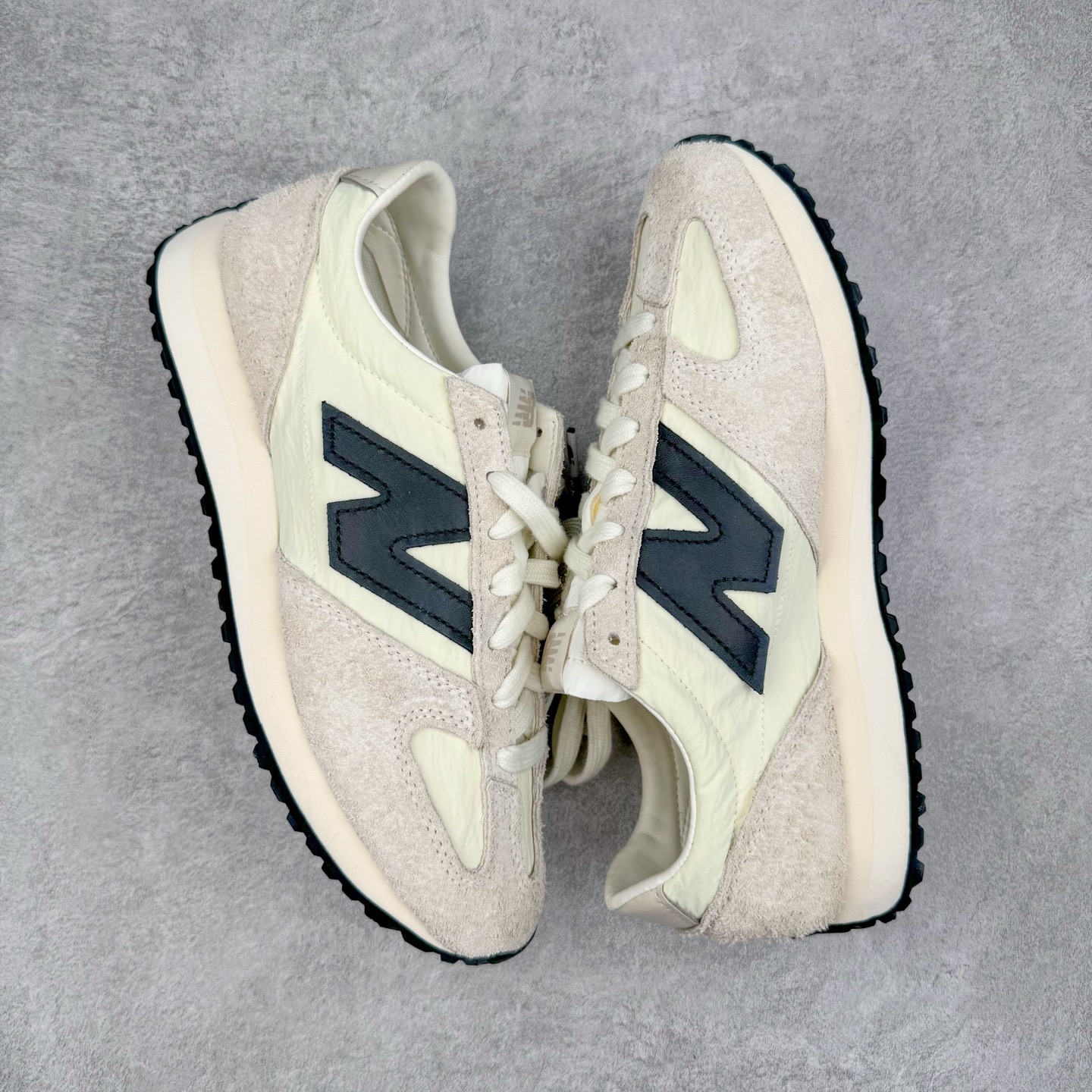 图片[3]-＃总裁 New Balance U471AM NB新百伦织物牛剖层革春夏薄底鞋防滑耐磨平衡轻便低帮生活休闲鞋 原档数据独立私模大底 唯一正确三层组合大底 特高弹切片加持 百分百还原原鞋脚感 NB市场最强产物 防伪原标全套原楦原纸板原厂数据开发 全鞋电脑针车加持 原厂网布 原装进口头层翻毛皮料正确绒感卡色 正确中底拉帮中底网布细节 匠心打造 耗时两个月开发完成 工艺极其复杂难度可想而知 高端零售专供产物 尺码：36 37 37.5 38 38.5 39.5 40 40.5 41.5 42 42.5 43 44 44.5 45 45.5 46.5 47-选品中心