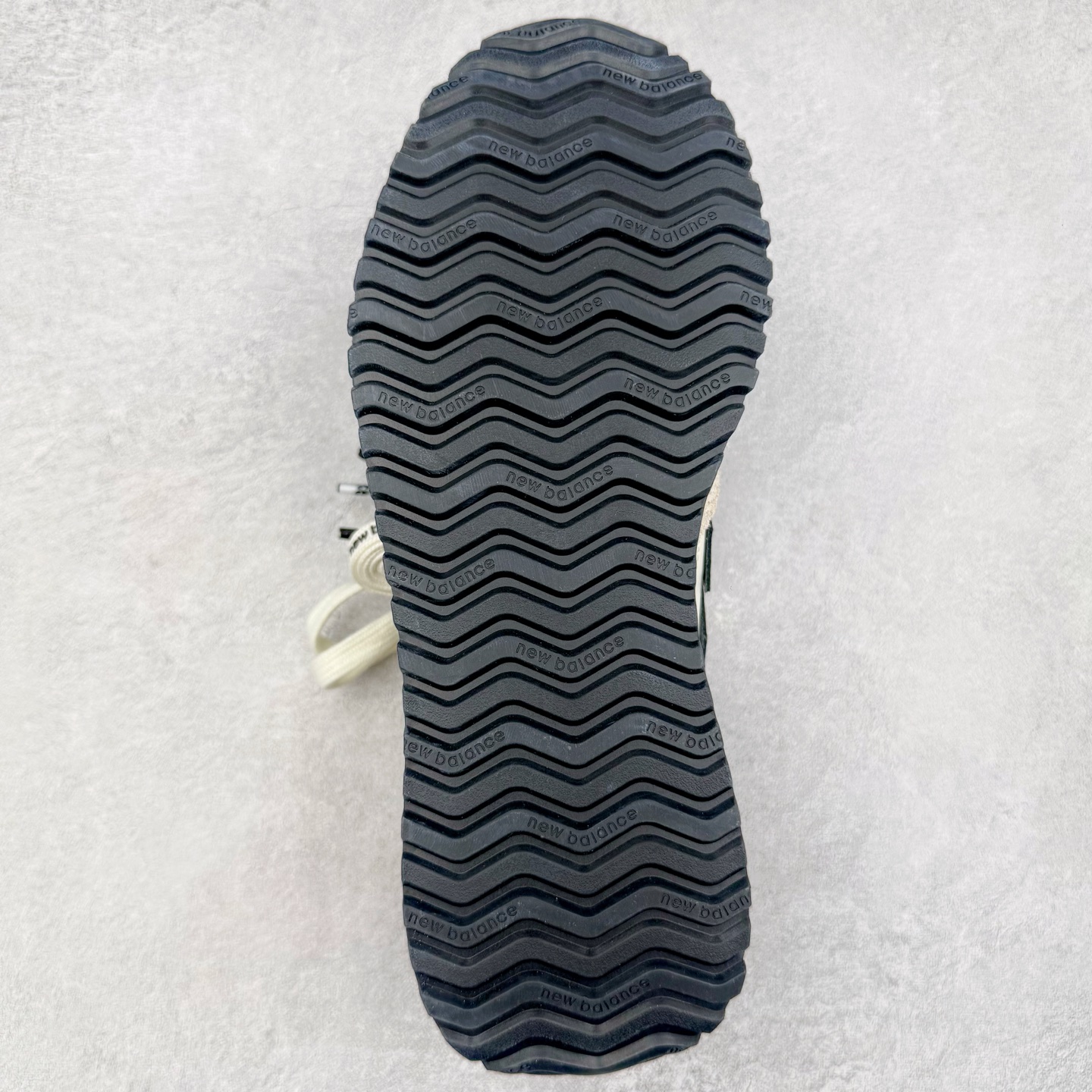 图片[9]-＃总裁 New Balance U471AM NB新百伦织物牛剖层革春夏薄底鞋防滑耐磨平衡轻便低帮生活休闲鞋 原档数据独立私模大底 唯一正确三层组合大底 特高弹切片加持 百分百还原原鞋脚感 NB市场最强产物 防伪原标全套原楦原纸板原厂数据开发 全鞋电脑针车加持 原厂网布 原装进口头层翻毛皮料正确绒感卡色 正确中底拉帮中底网布细节 匠心打造 耗时两个月开发完成 工艺极其复杂难度可想而知 高端零售专供产物 尺码：36 37 37.5 38 38.5 39.5 40 40.5 41.5 42 42.5 43 44 44.5 45 45.5 46.5 47-选品中心