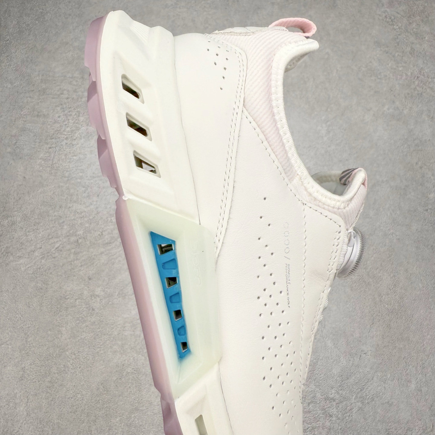 图片[6]-ECCO爱步老爹鞋男士夏季新款 飞织网面百搭潮流户外运动鞋 健步BIOM系列新款 全新的轻量发泡底材与直接注塑橡胶大底相结合 柔软舒适，轻量回弹，脚感更轻盈 鞋面采用GORE-TEX飞织网面与牛皮相结合 给你贴心透气呵护 自然律动科技 符合人体工学鞋楦 贴近足部天然形态 橡胶大底，抓地力强，具有良好的耐磨性 轻盈自如 适跑畅练 尺码：38 39 40 41 42 43 44 （皮鞋码）-选品中心