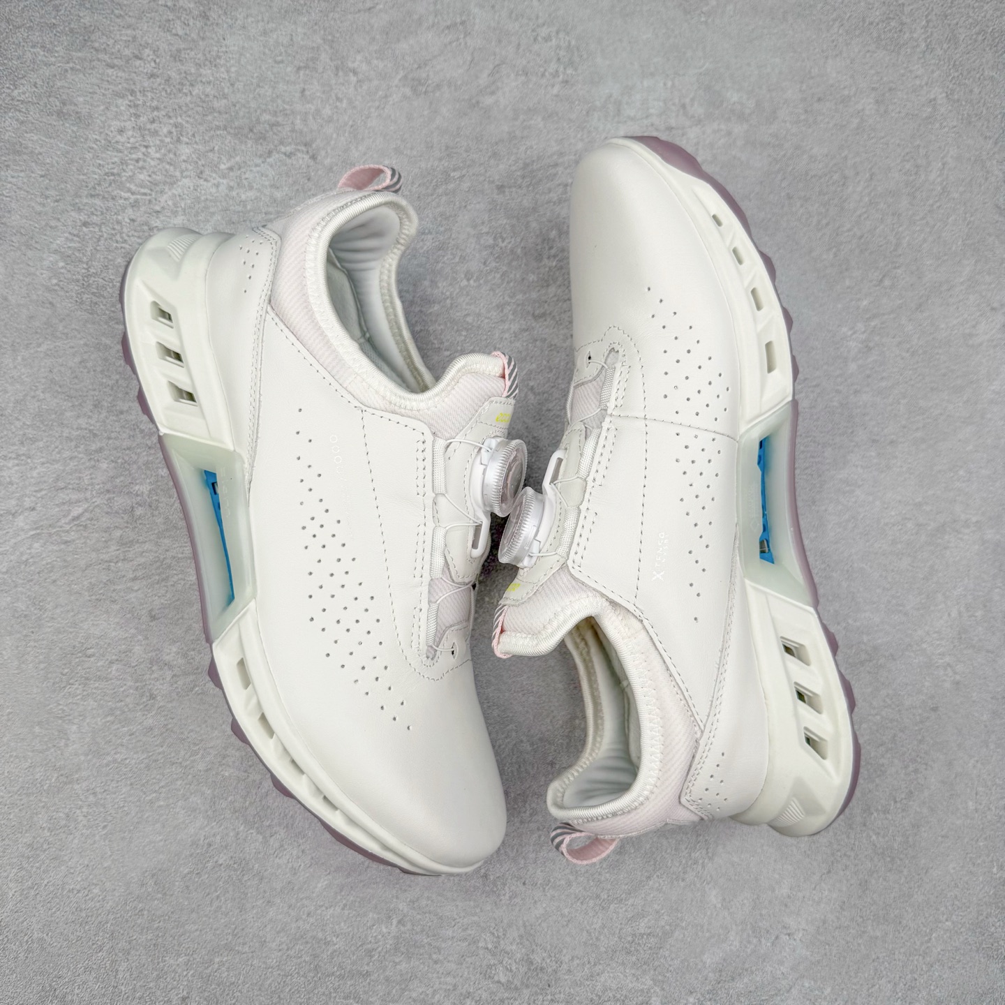 图片[3]-ECCO爱步老爹鞋男士夏季新款 飞织网面百搭潮流户外运动鞋 健步BIOM系列新款 全新的轻量发泡底材与直接注塑橡胶大底相结合 柔软舒适，轻量回弹，脚感更轻盈 鞋面采用GORE-TEX飞织网面与牛皮相结合 给你贴心透气呵护 自然律动科技 符合人体工学鞋楦 贴近足部天然形态 橡胶大底，抓地力强，具有良好的耐磨性 轻盈自如 适跑畅练 尺码：38 39 40 41 42 43 44 （皮鞋码）-选品中心