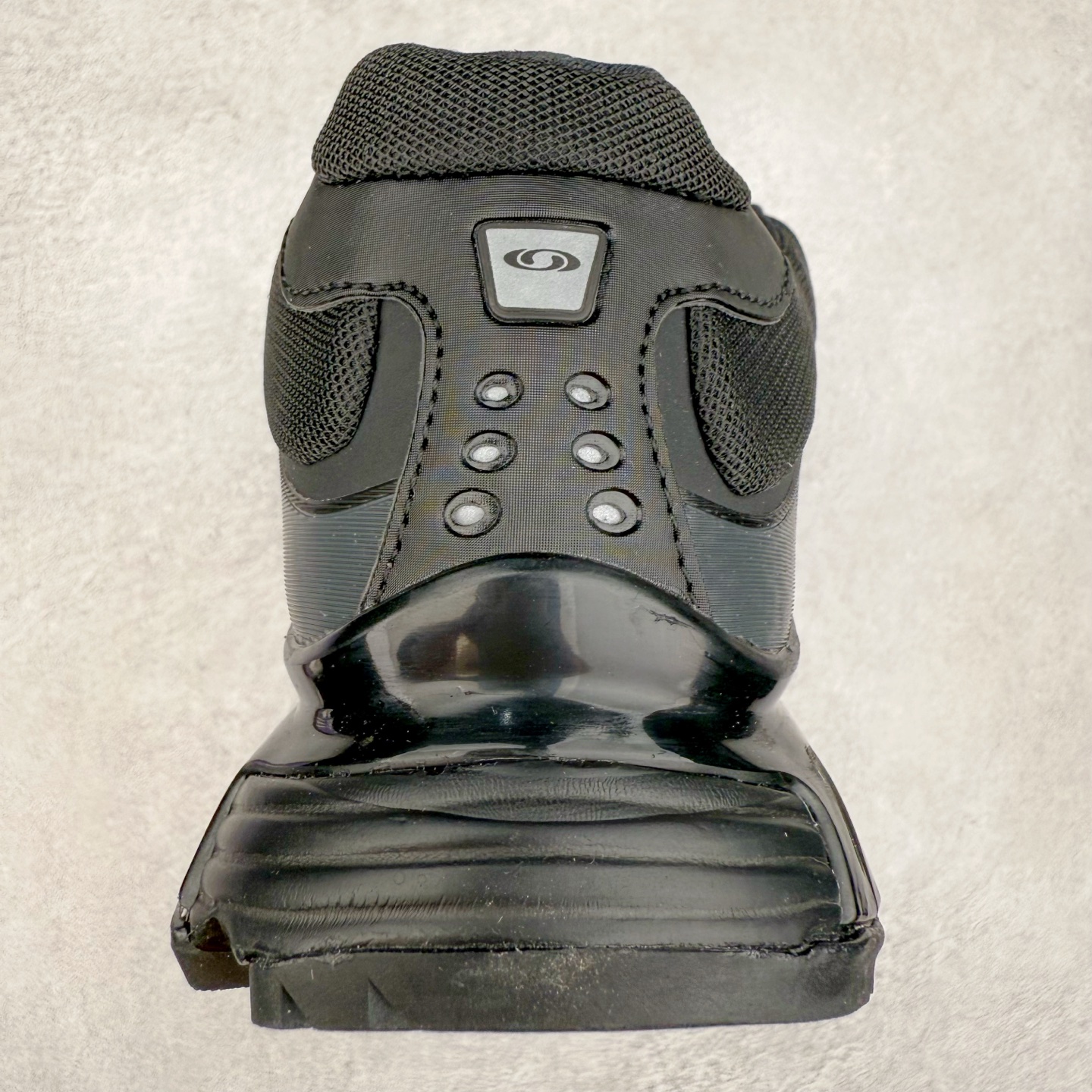 图片[8]-＃HP SALOMON XT-WHISPER 萨洛蒙圆头防滑耐磨低帮休闲越野训练城市通勤跑步鞋 男女同款 浅棕色 纯原外贸平台特供订单 耗时半年巨作 全套原纸板楦头开发 原厂特供网布配套加持 确保原汁原味 完美呈现版型 原档数据独家私模五层组合大底 男女鞋同步官方开发至46.5 原装Ortholite轻量化鞋垫 中底布带钢印编号 原厂TPU锁扣 进口港宝加持 后跟自然饱满 还原公司包裹性 鞋面以“锯齿”状的包裹系统呈现 在基色底之下加入了各种色点缀 将公司的最新技术和时尚前卫的造型融入耐用的长跑款式中 鞋面由 TPU 薄膜制成 并焊接在高耐磨网眼上 使其既时尚又坚固 由 ACS底盘支撑 可增强稳定性和支撑力 以及由橡胶凸耳 Contragrip外底覆盖的 EVA 缓冲中底 旨在应对崎岖的地形 鞋舌上的彩色Salomon 标签、Quicklace 系统以及鞋头、鞋舌和鞋跟上的附加品牌使细节更加完美 让穿着者可以轻松驾驭户外与通勤下的任何运动生活场景 无缝鞋身户外随意纵横 颜值与脚感兼备 出街通勤 绝对非常吸睛 你值得拥有 尺码：36 36.5 37.5 38 38.5 39 40 40.5 41 42 42.5 43 44 44.5 45 46 46.5 注意：偏小1码-选品中心