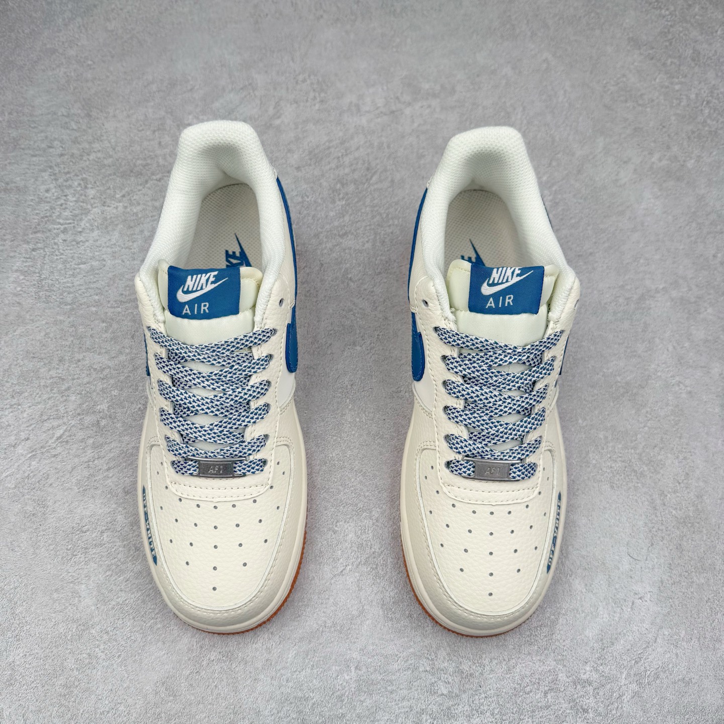 图片[2]-NK Air Force 1´07 Low 空军一号低帮百搭休闲运动板鞋 QW5836-001 柔软、弹性十足的缓震性能和出色的中底设计 横跨复古与现代的外型结合 造就出风靡全球 三十多年的Force 1 直到今天还深受青睐 实拍调校N版已经零色差零失真 百分百还原实物色彩所见即所得 不存在货不对板色差等低级问题 选购参考实物拍摄 不混卖不参货 只用心做好货严格选品 承诺混一赔十 尺码：36 36.5 37.5 38 38.5 39 40 40.5 41 42 42.5 43 44 44.5 45-选品中心