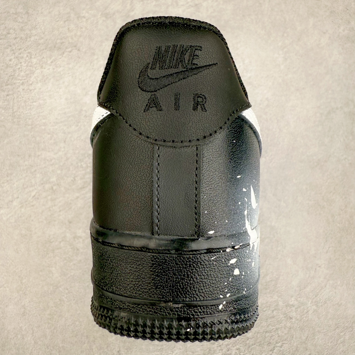 图片[8]-NK Air Force 1´07 Low 空军一号低帮百搭休闲运动板鞋 CW2288-018 柔软、弹性十足的缓震性能和出色的中底设计 横跨复古与现代的外型结合 造就出风靡全球 三十多年的Force 1 直到今天还深受青睐 实拍调校N版已经零色差零失真 百分百还原实物色彩所见即所得 不存在货不对板色差等低级问题 选购参考实物拍摄 不混卖不参货 只用心做好货严格选品 承诺混一赔十 尺码：36 36.5 37.5 38 38.5 39 40 40.5 41 42 42.5 43 44 44.5 45-选品中心