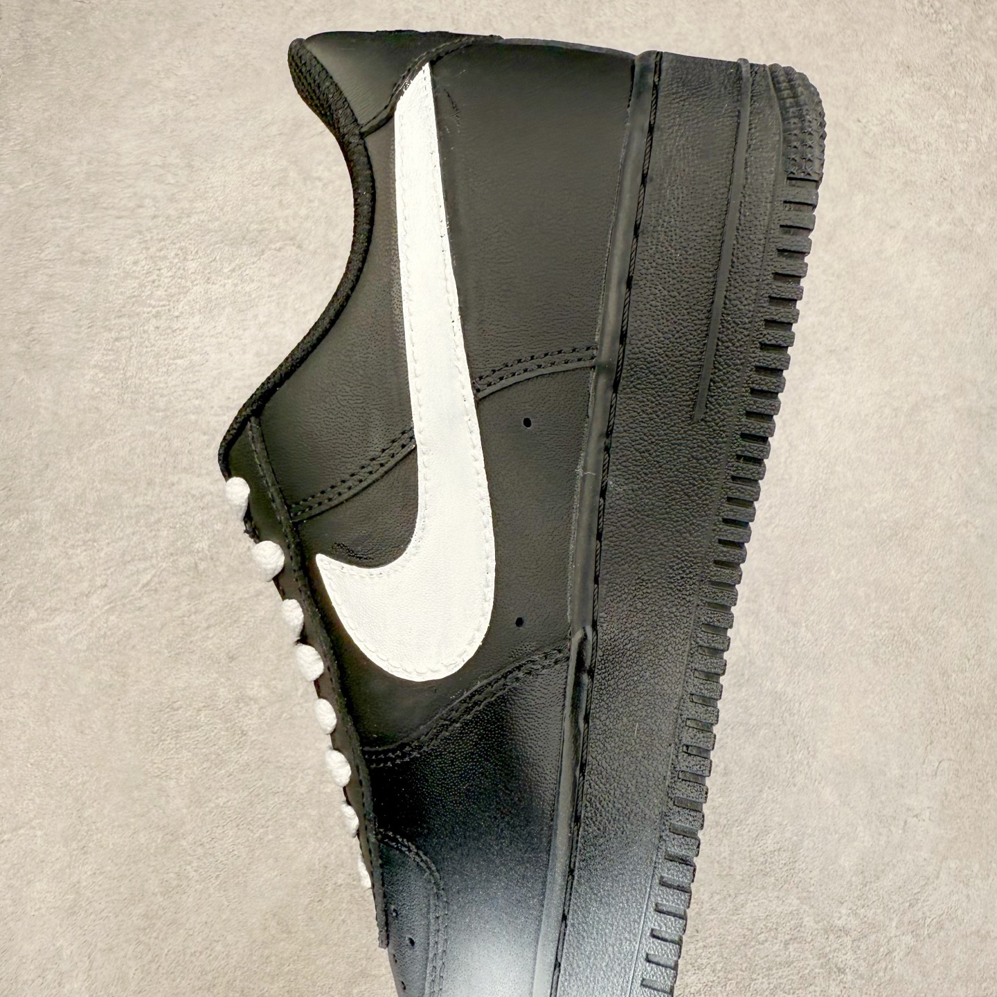 图片[7]-NK Air Force 1´07 Low 空军一号低帮百搭休闲运动板鞋 CW2288-018 柔软、弹性十足的缓震性能和出色的中底设计 横跨复古与现代的外型结合 造就出风靡全球 三十多年的Force 1 直到今天还深受青睐 实拍调校N版已经零色差零失真 百分百还原实物色彩所见即所得 不存在货不对板色差等低级问题 选购参考实物拍摄 不混卖不参货 只用心做好货严格选品 承诺混一赔十 尺码：36 36.5 37.5 38 38.5 39 40 40.5 41 42 42.5 43 44 44.5 45-选品中心