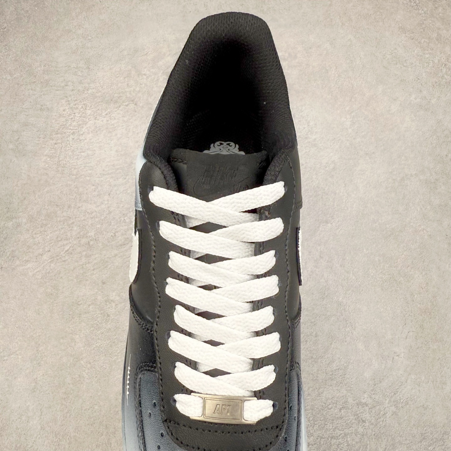 图片[5]-NK Air Force 1´07 Low 空军一号低帮百搭休闲运动板鞋 CW2288-018 柔软、弹性十足的缓震性能和出色的中底设计 横跨复古与现代的外型结合 造就出风靡全球 三十多年的Force 1 直到今天还深受青睐 实拍调校N版已经零色差零失真 百分百还原实物色彩所见即所得 不存在货不对板色差等低级问题 选购参考实物拍摄 不混卖不参货 只用心做好货严格选品 承诺混一赔十 尺码：36 36.5 37.5 38 38.5 39 40 40.5 41 42 42.5 43 44 44.5 45-选品中心