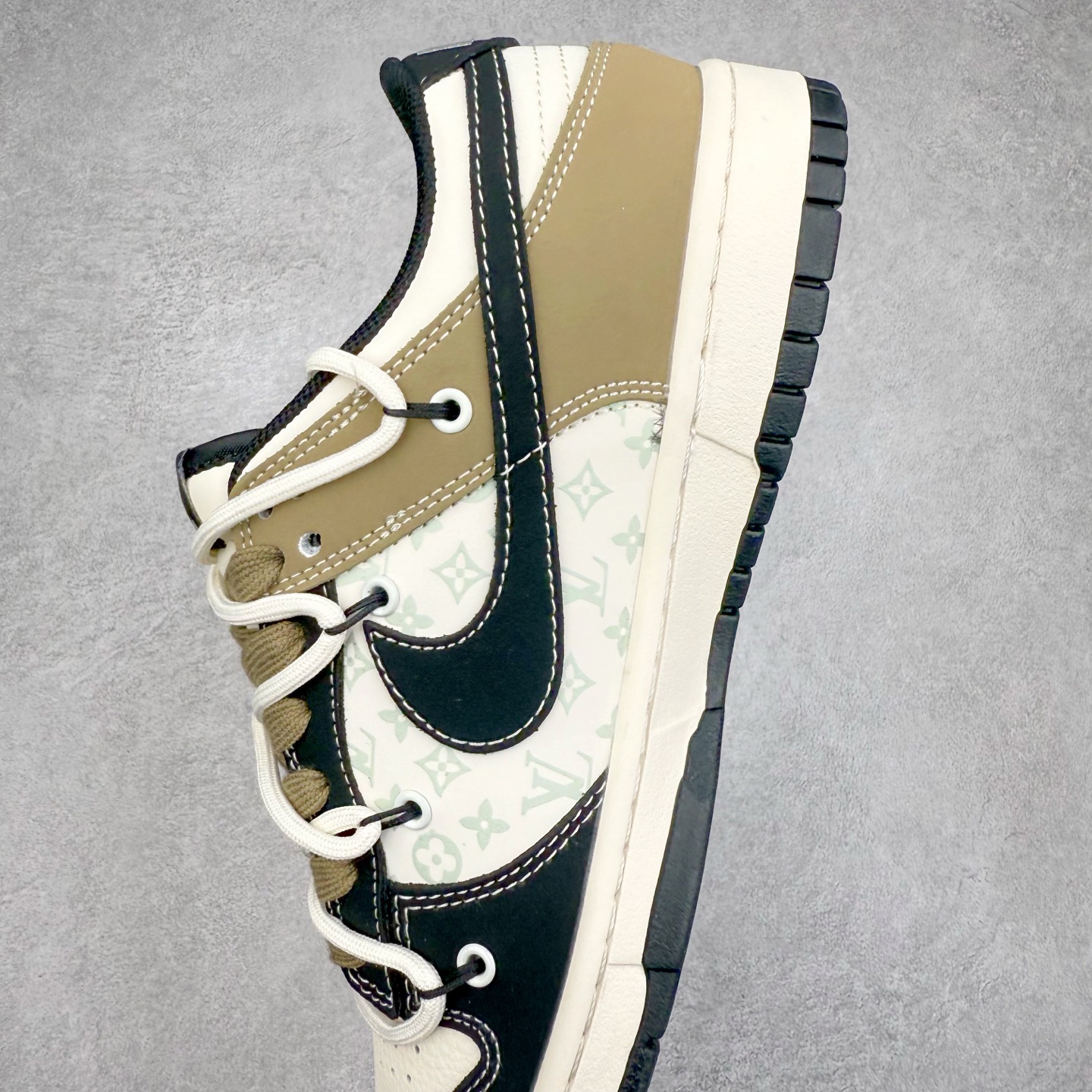 图片[7]-NK Dunk Low 定制配色 YX5066-371 大厂出品 极力推荐 原装头层材料 独家版型蒸餾加工帶來的是更好的视觉和脚感体验大厂纯原品质出货 清洁度 电绣工艺 皮料切割干净无任何毛边 细节完美 实拍调校N版已经零色差零失真 百分百还原实物色彩所见即所得 不存在货不对板色差等低级问题 选购参考实物拍摄 不混卖不参货 只用心做好货严格选品 承诺混一赔十 尺码：36 36.5 37.5 38 38.5 39 40 40.5 41 42 42.5 43 44 44.5 45-选品中心