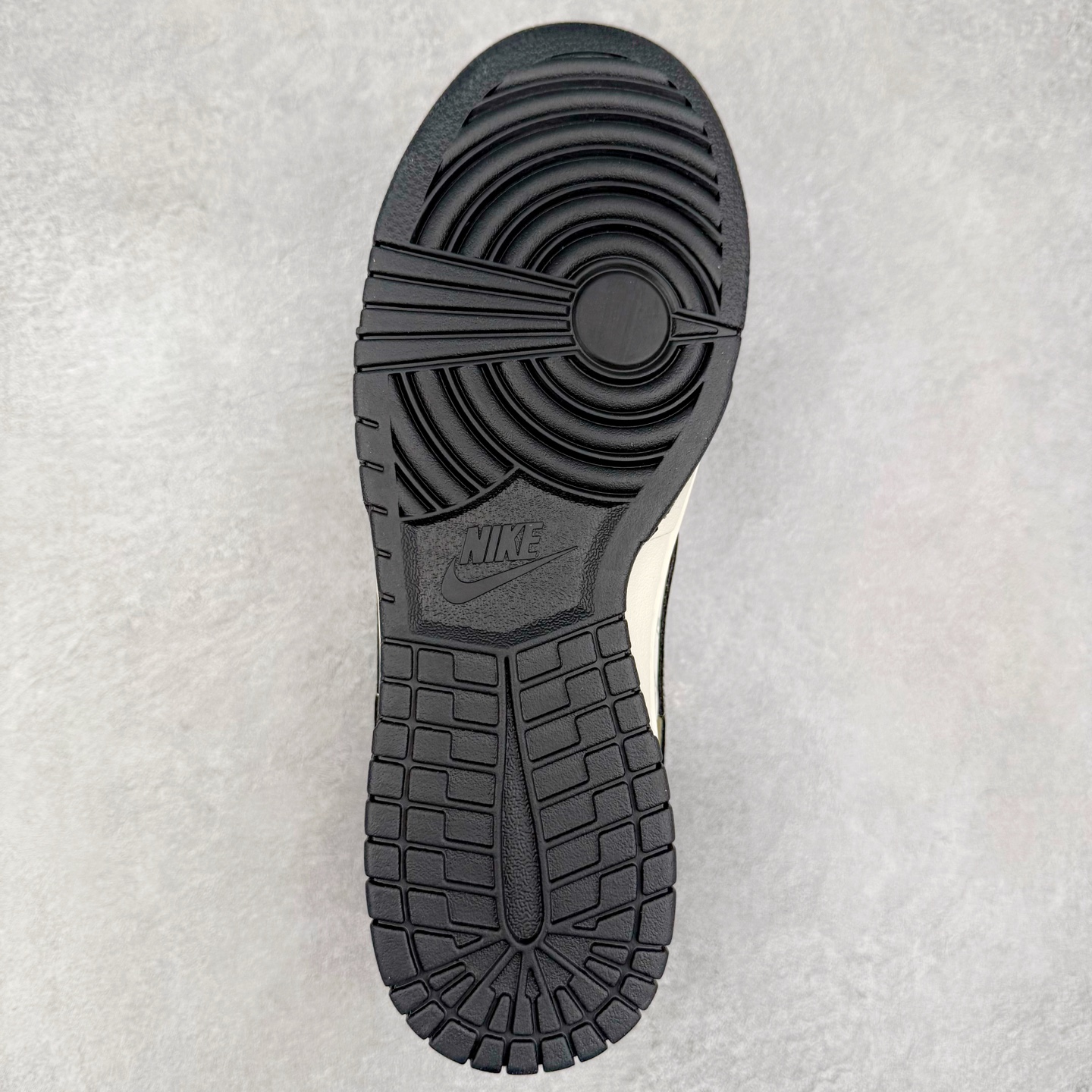 图片[9]-NK Dunk Low 定制配色 YX5066-371 大厂出品 极力推荐 原装头层材料 独家版型蒸餾加工帶來的是更好的视觉和脚感体验大厂纯原品质出货 清洁度 电绣工艺 皮料切割干净无任何毛边 细节完美 实拍调校N版已经零色差零失真 百分百还原实物色彩所见即所得 不存在货不对板色差等低级问题 选购参考实物拍摄 不混卖不参货 只用心做好货严格选品 承诺混一赔十 尺码：36 36.5 37.5 38 38.5 39 40 40.5 41 42 42.5 43 44 44.5 45-选品中心