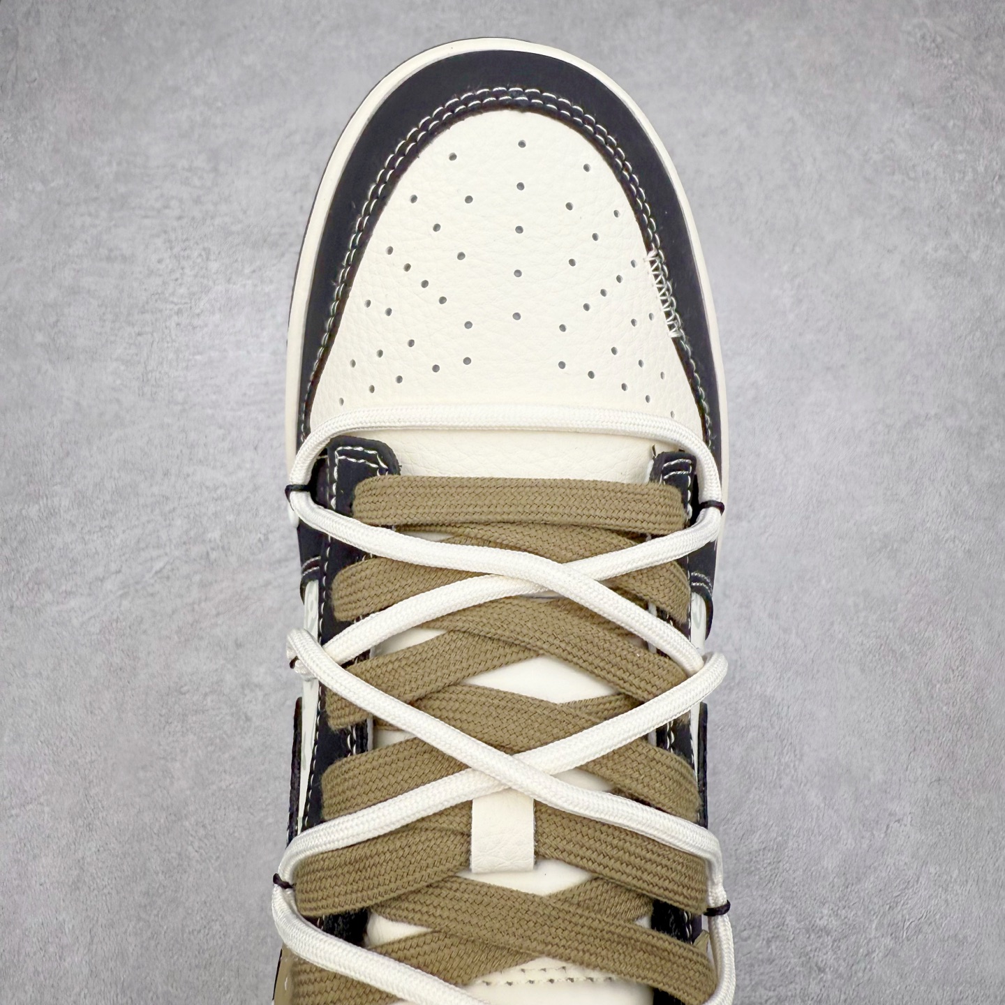 图片[4]-NK Dunk Low 定制配色 YX5066-371 大厂出品 极力推荐 原装头层材料 独家版型蒸餾加工帶來的是更好的视觉和脚感体验大厂纯原品质出货 清洁度 电绣工艺 皮料切割干净无任何毛边 细节完美 实拍调校N版已经零色差零失真 百分百还原实物色彩所见即所得 不存在货不对板色差等低级问题 选购参考实物拍摄 不混卖不参货 只用心做好货严格选品 承诺混一赔十 尺码：36 36.5 37.5 38 38.5 39 40 40.5 41 42 42.5 43 44 44.5 45-选品中心